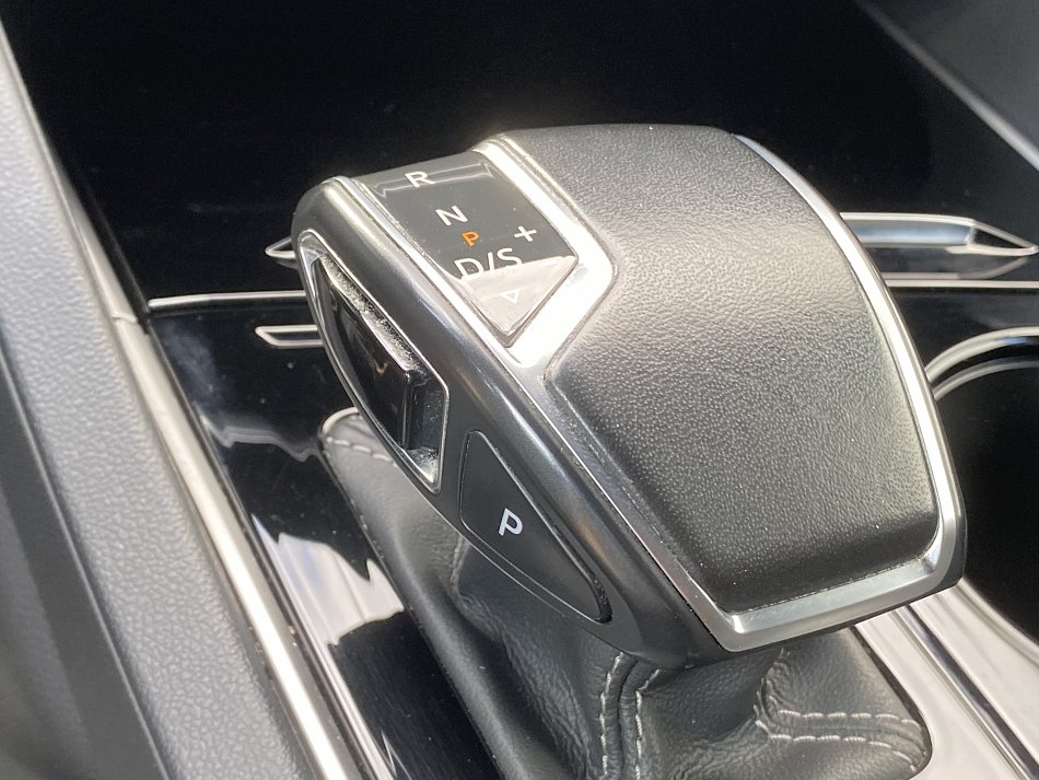 Volkswagen Touareg 3.0 TDi R-Line 4x4