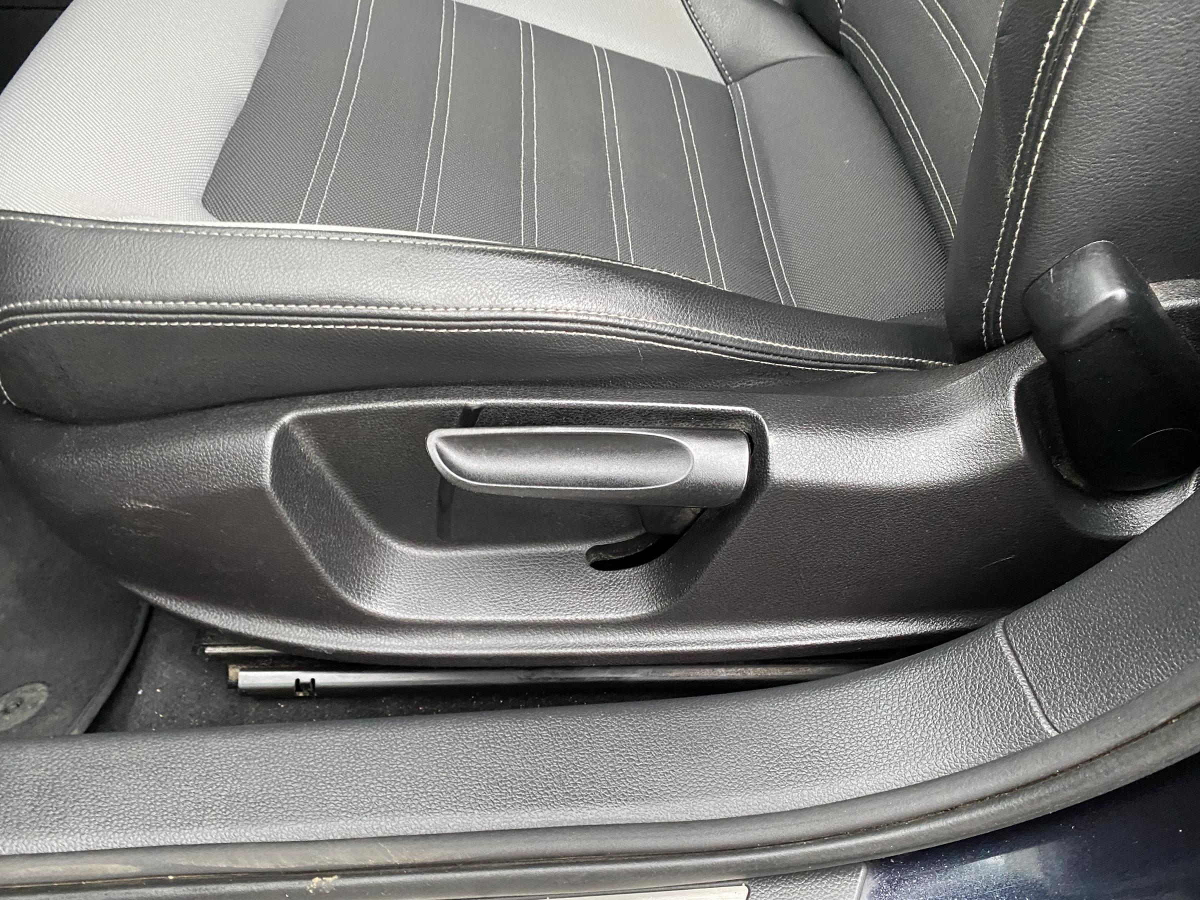 Volkswagen Jetta, 2011 - pohled č. 15