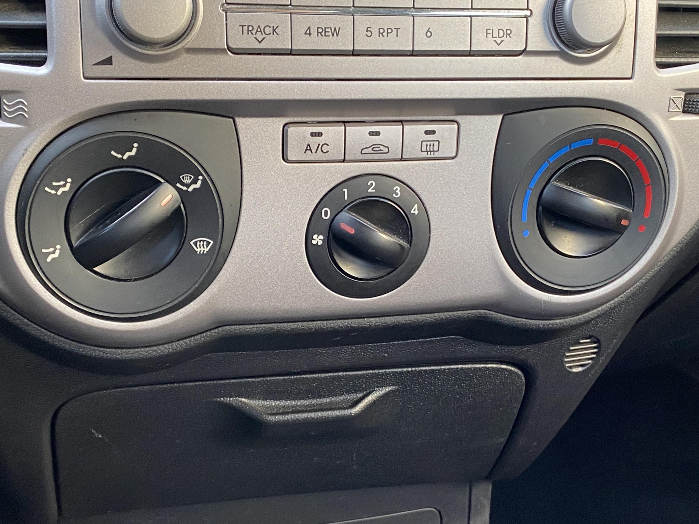 Hyundai i20, 2011 - pohled č. 13