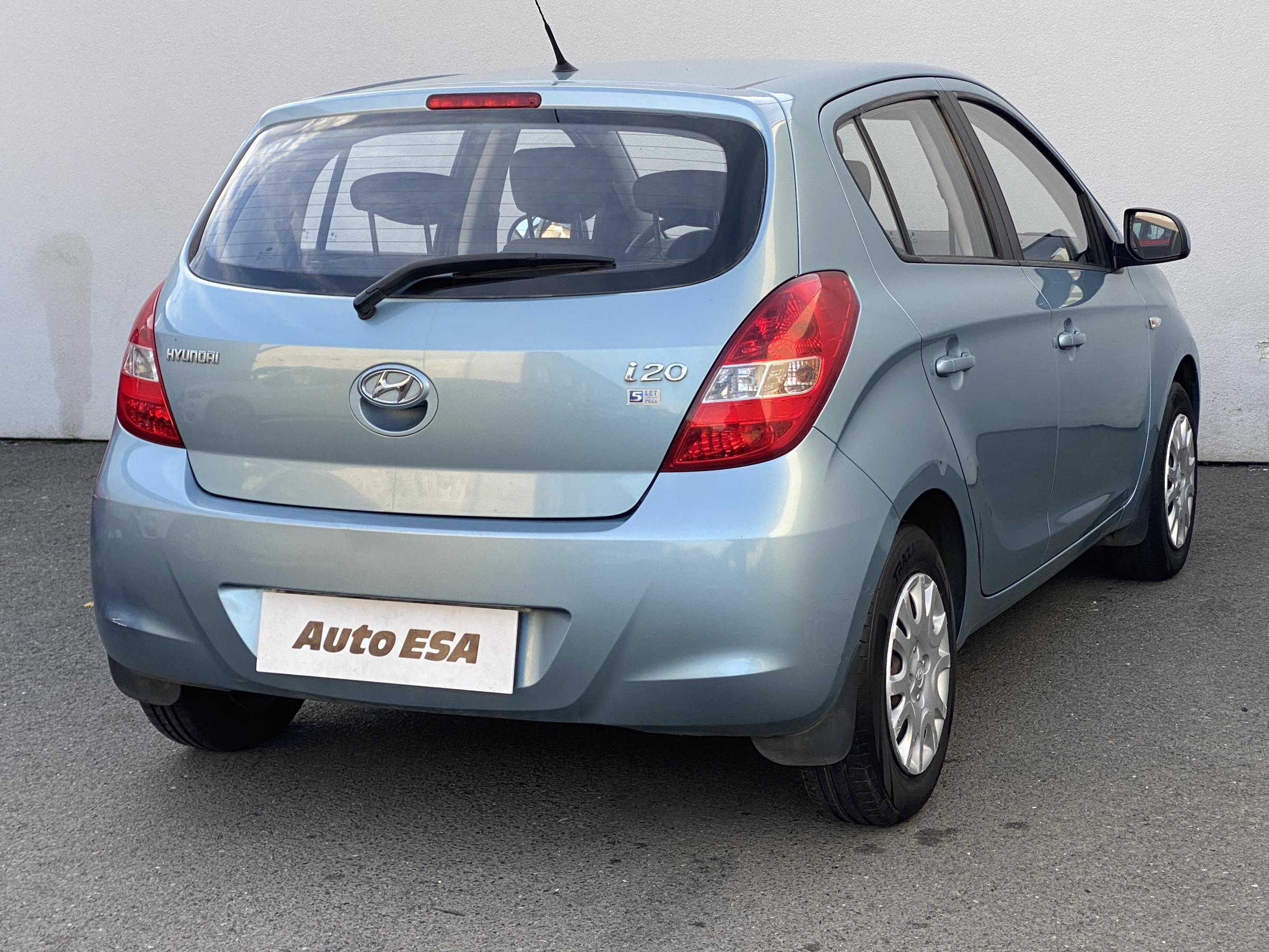 Hyundai i20, 2011 - pohled č. 4