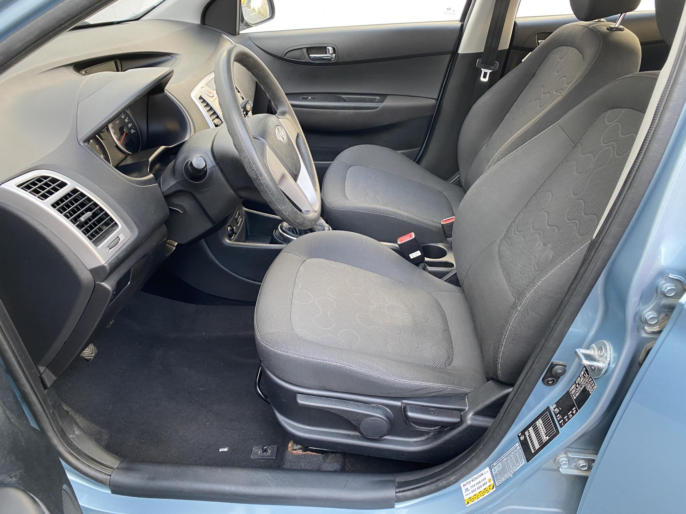 Hyundai i20, 2011 - pohled č. 9