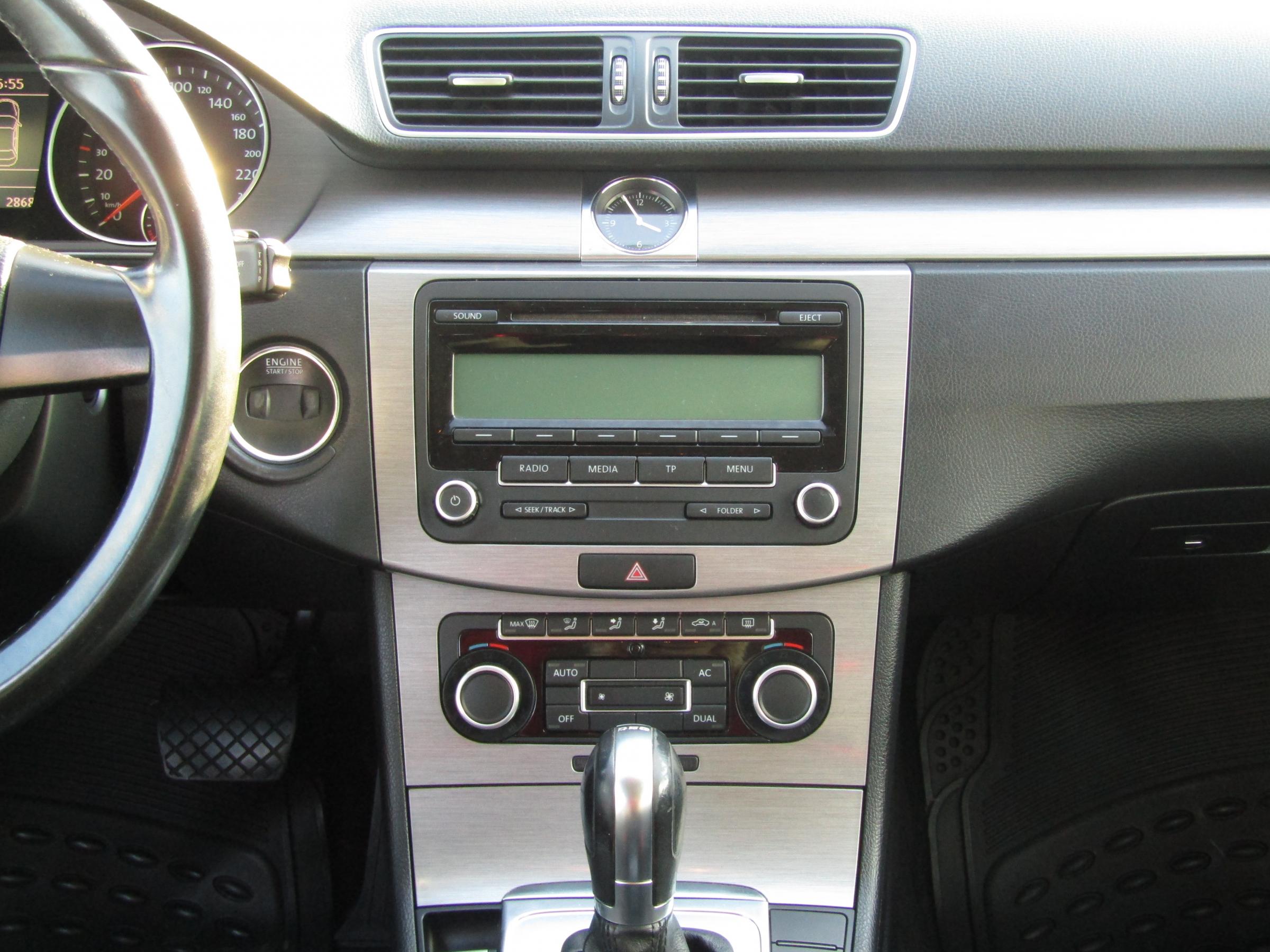 Volkswagen Passat, 2011 - pohled č. 15