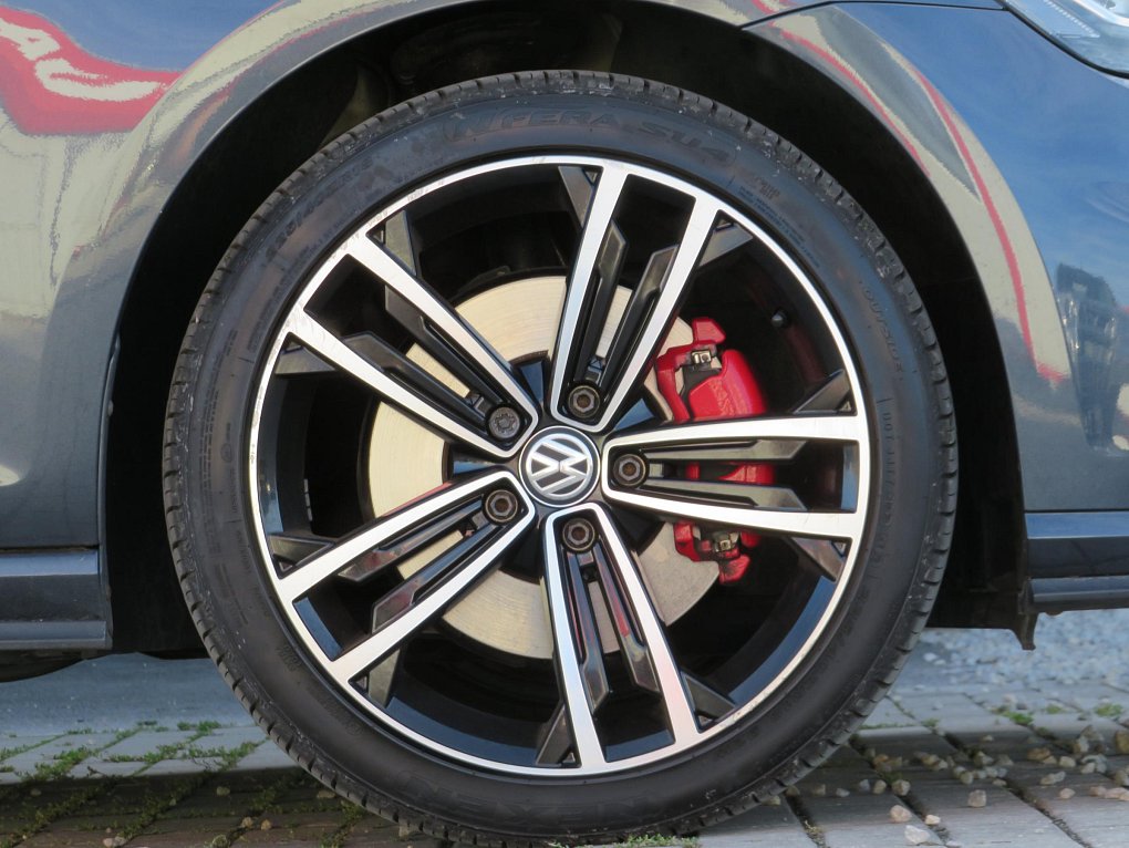 Volkswagen Golf 2.0 TDi GTD