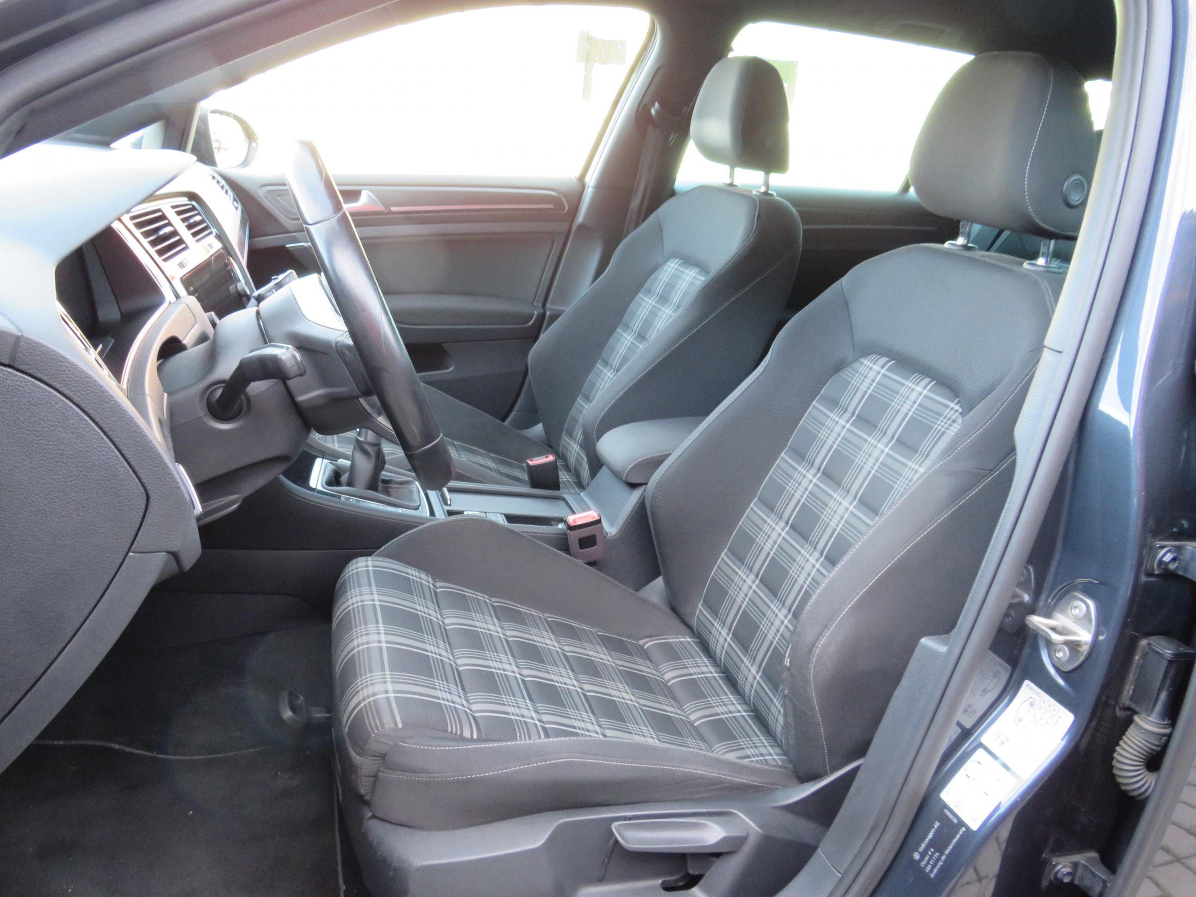 Volkswagen Golf, 2017 - pohled č. 12