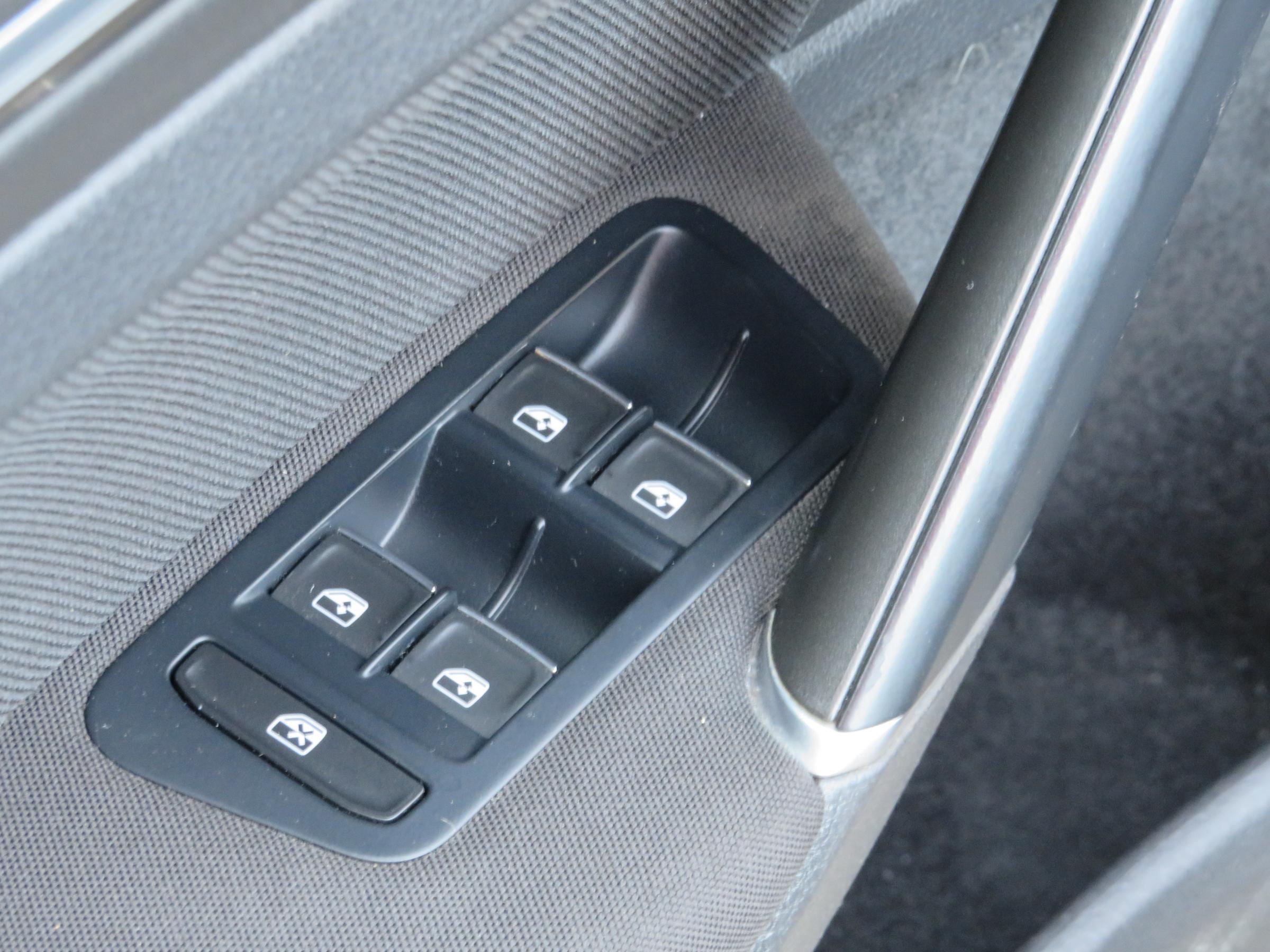 Volkswagen Golf, 2017 - pohled č. 14