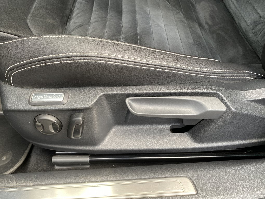 Volkswagen Passat 2.0 TDi Elegance