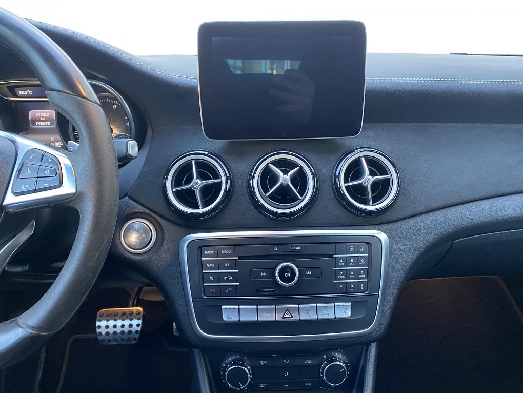 Mercedes-Benz CLA 1.6 Turbo Edition CLA180 AMG Line