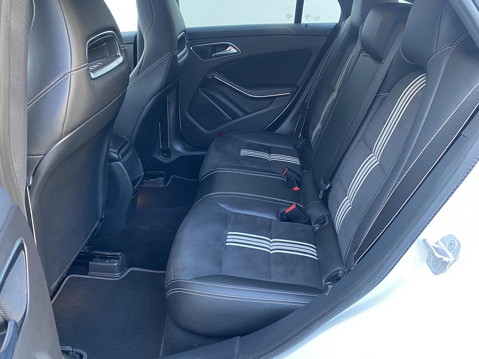 Mercedes-Benz CLA 1.6 Turbo Edition CLA180 AMG Line