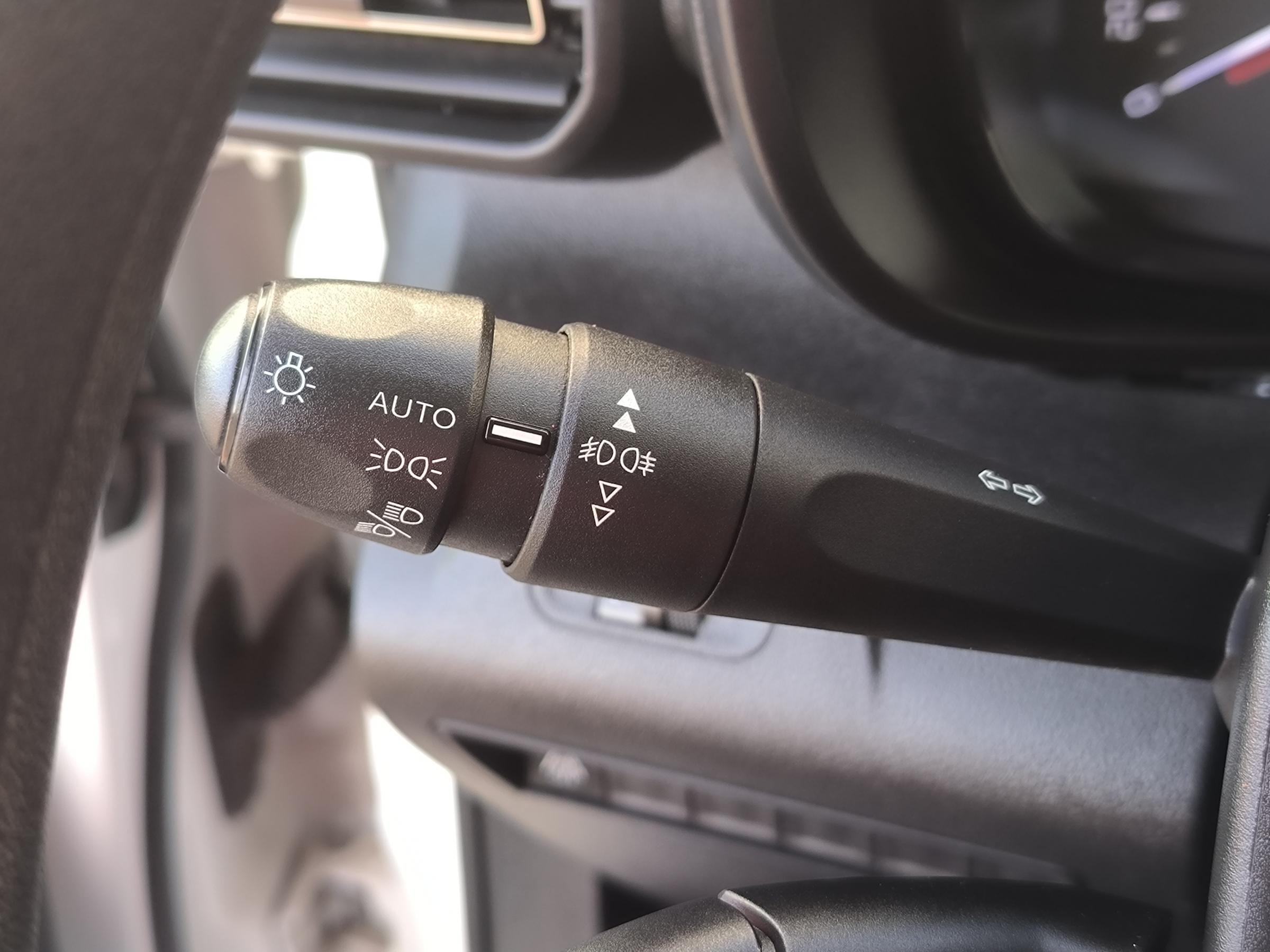 Citroën Berlingo, 2019 - pohled č. 15