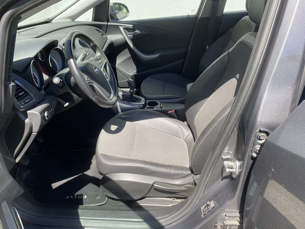 Opel Astra 1.4 T Cosmo
