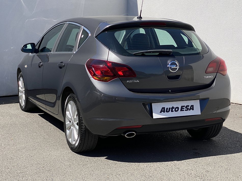 Opel Astra 1.4 T Cosmo