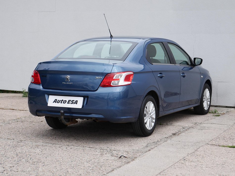 Peugeot 301 1.6 i 
