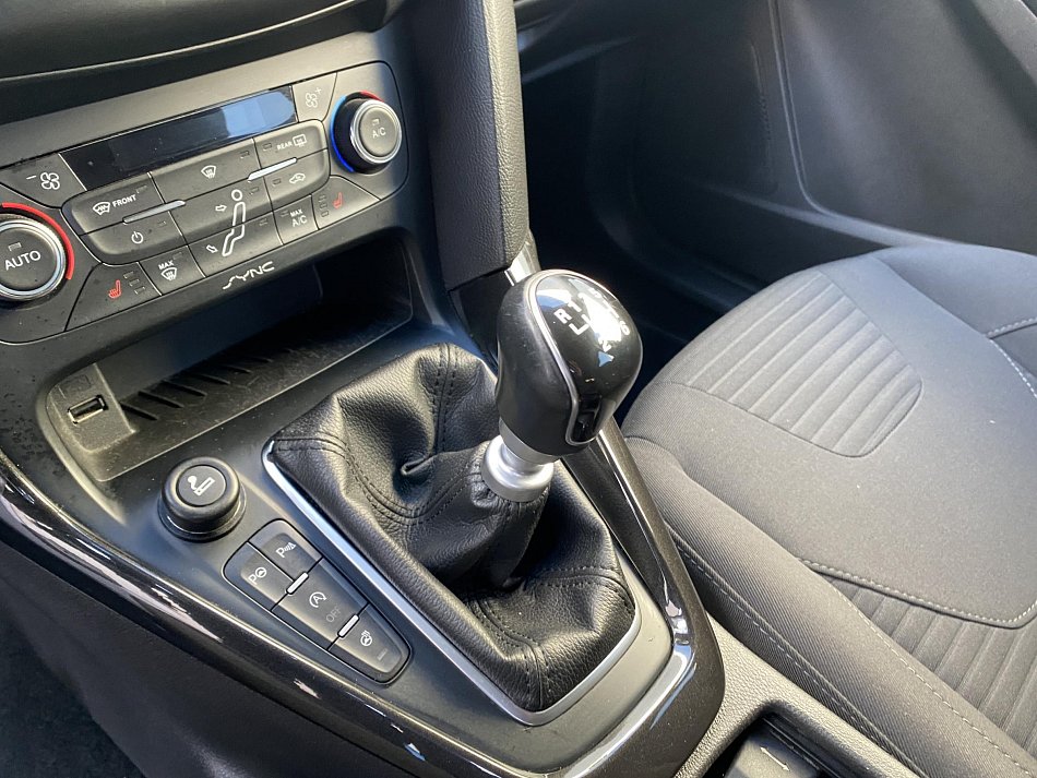 Ford Focus 1.5 EB Titanium