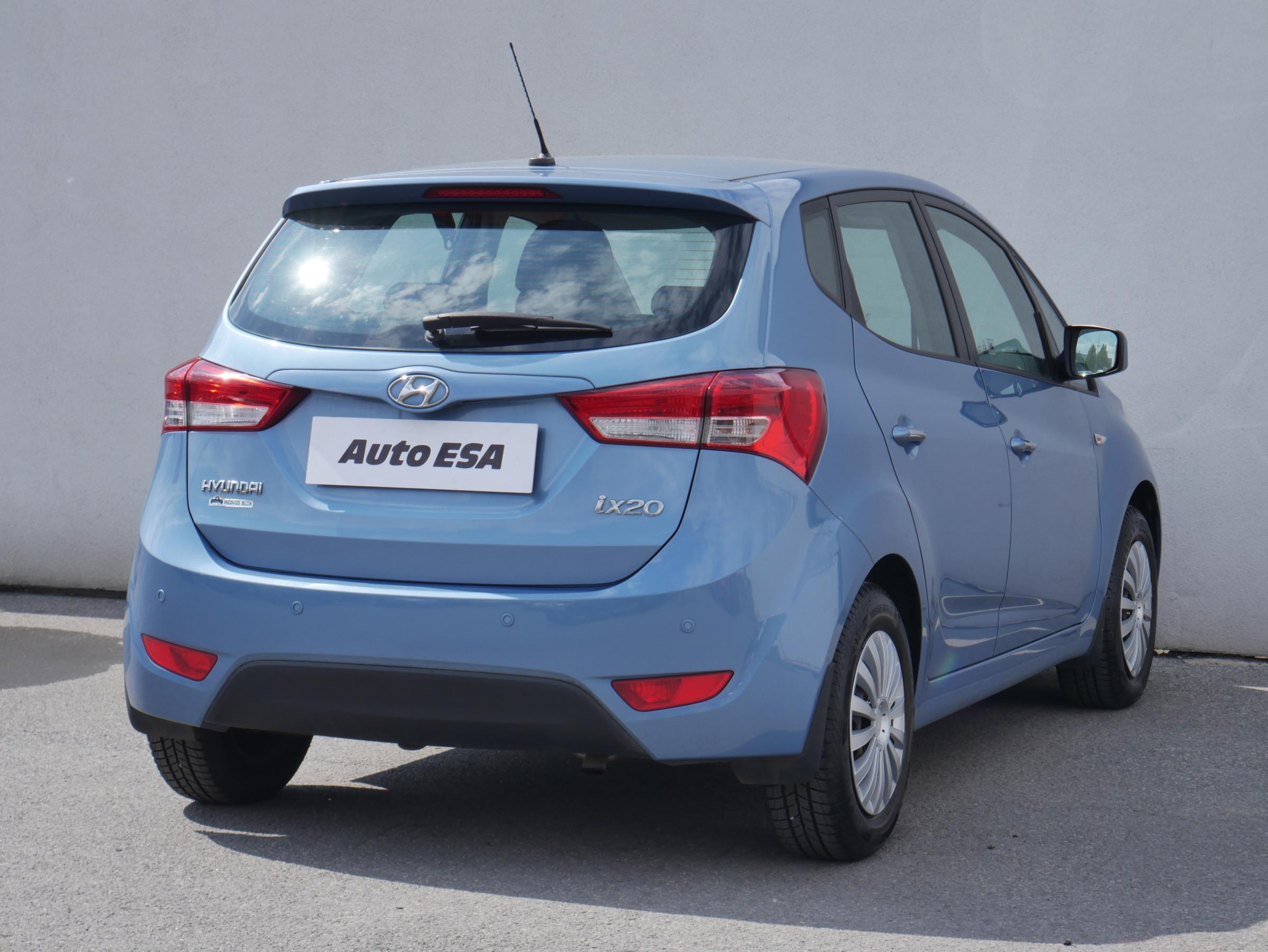 Hyundai ix20, 2012 - pohled č. 4