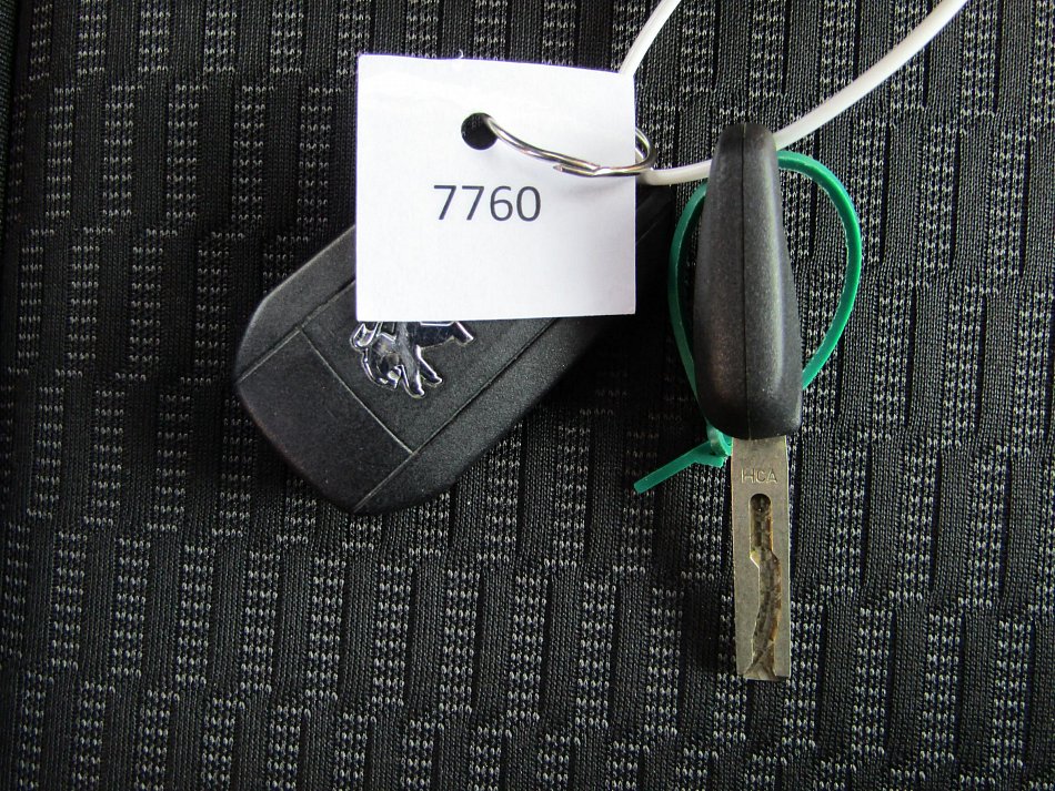Peugeot 208 1.2i 