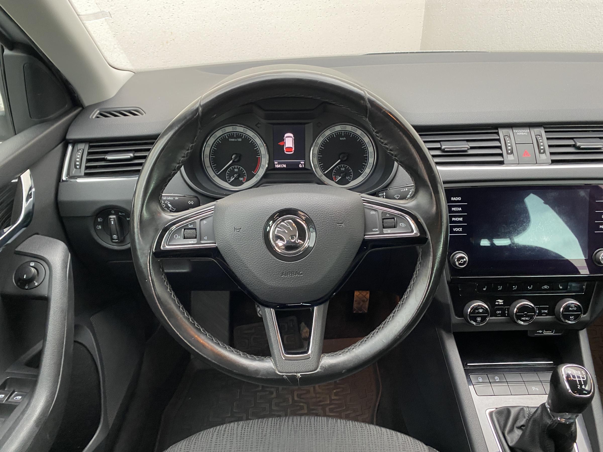 Škoda Octavia III, 2019 - pohled č. 10