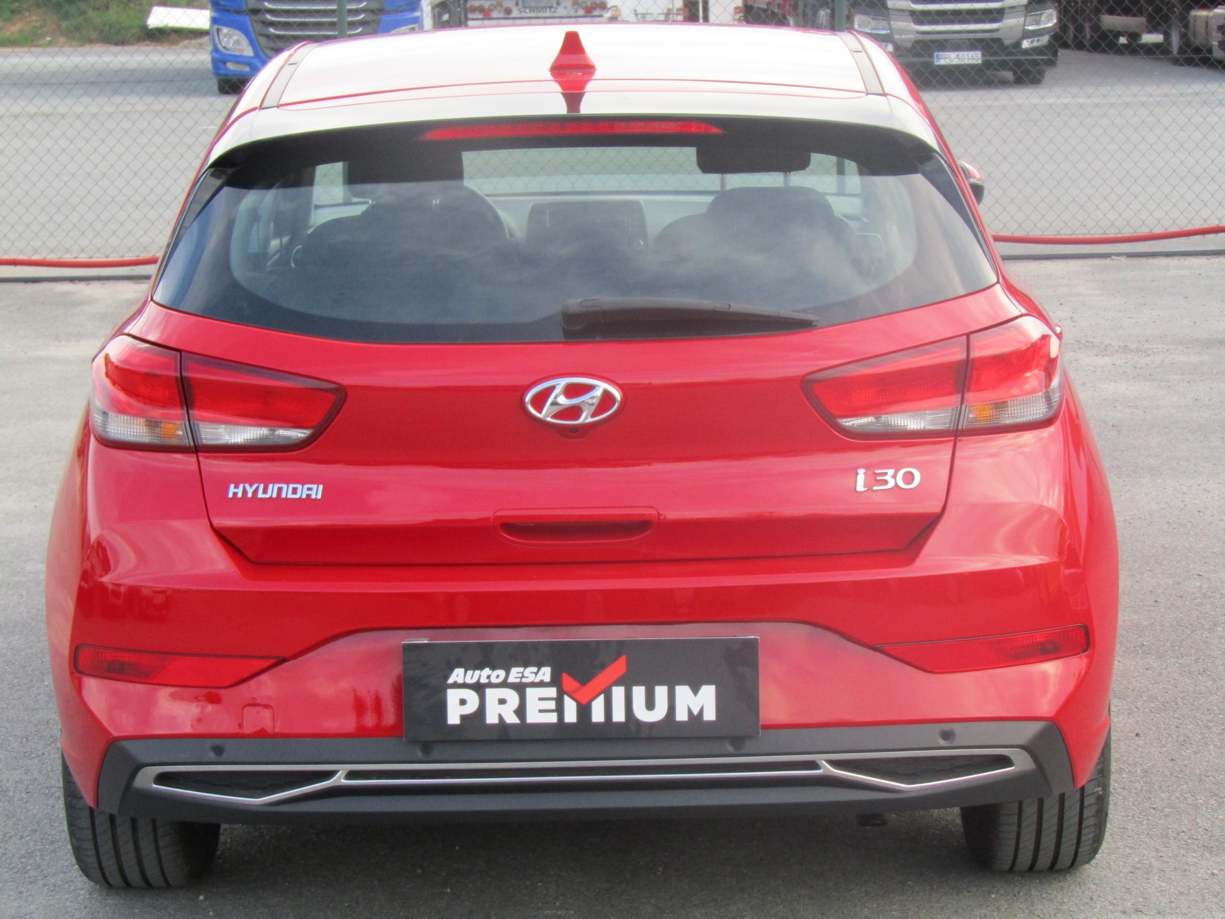 Hyundai i30, 2022 - pohled č. 5