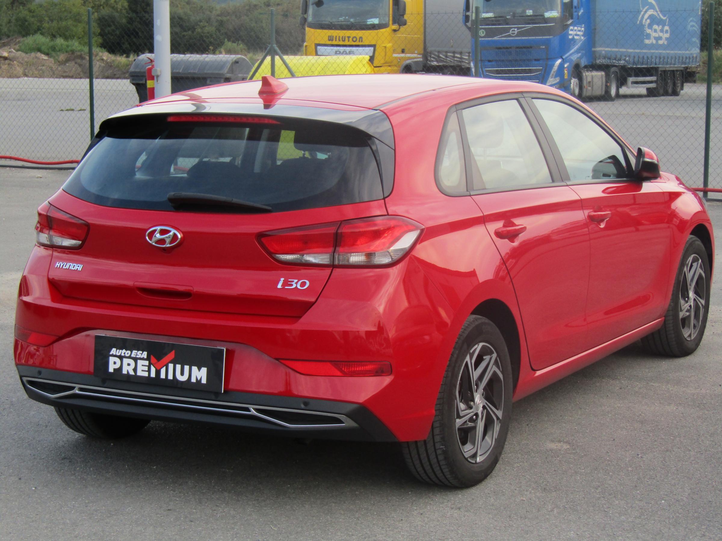 Hyundai i30, 2022 - pohled č. 6