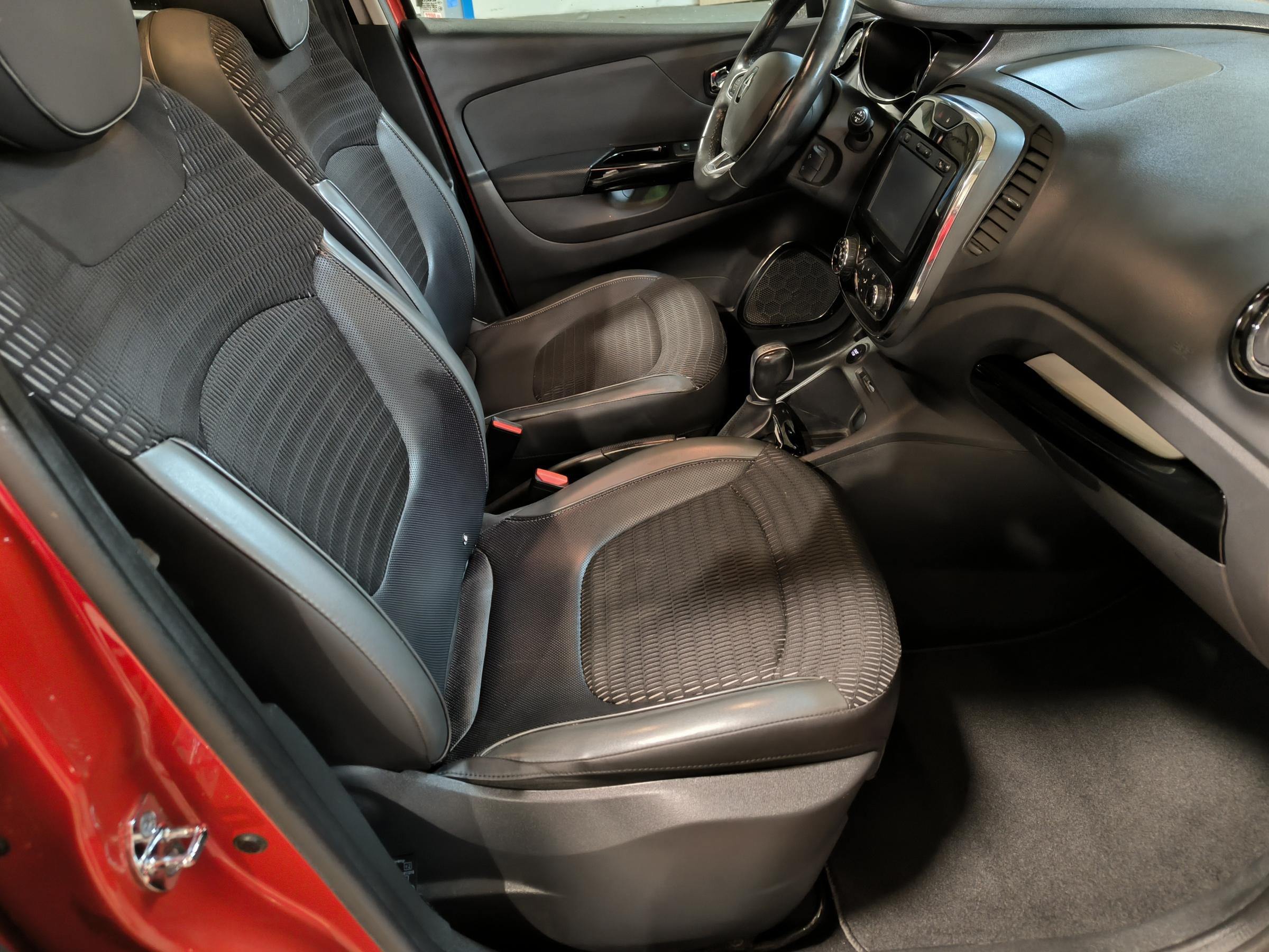 Renault Captur, 2017 - pohled č. 12