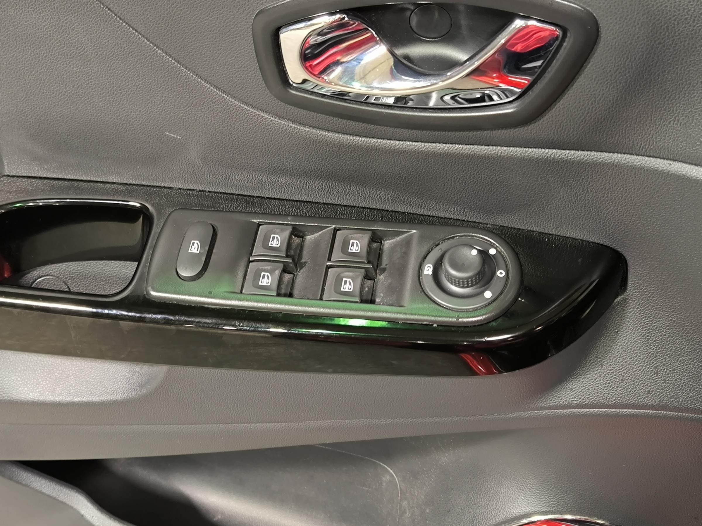 Renault Captur, 2017 - pohled č. 17