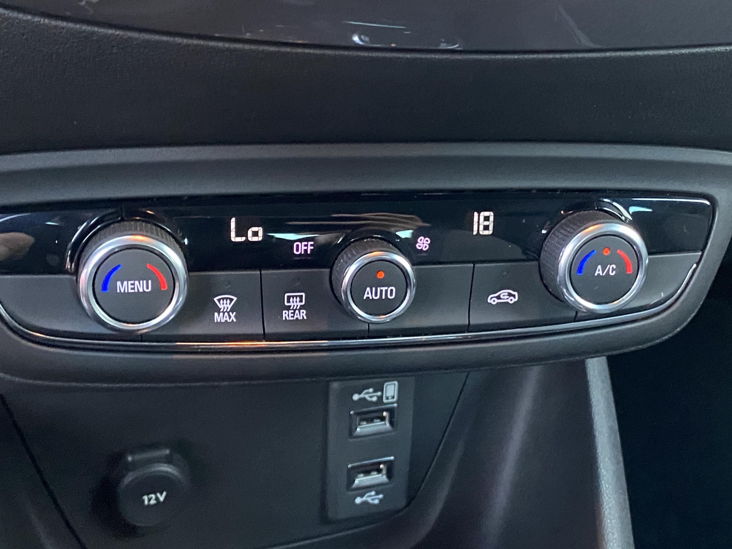 Vauxhall Crossland X, 2017 - pohled č. 16