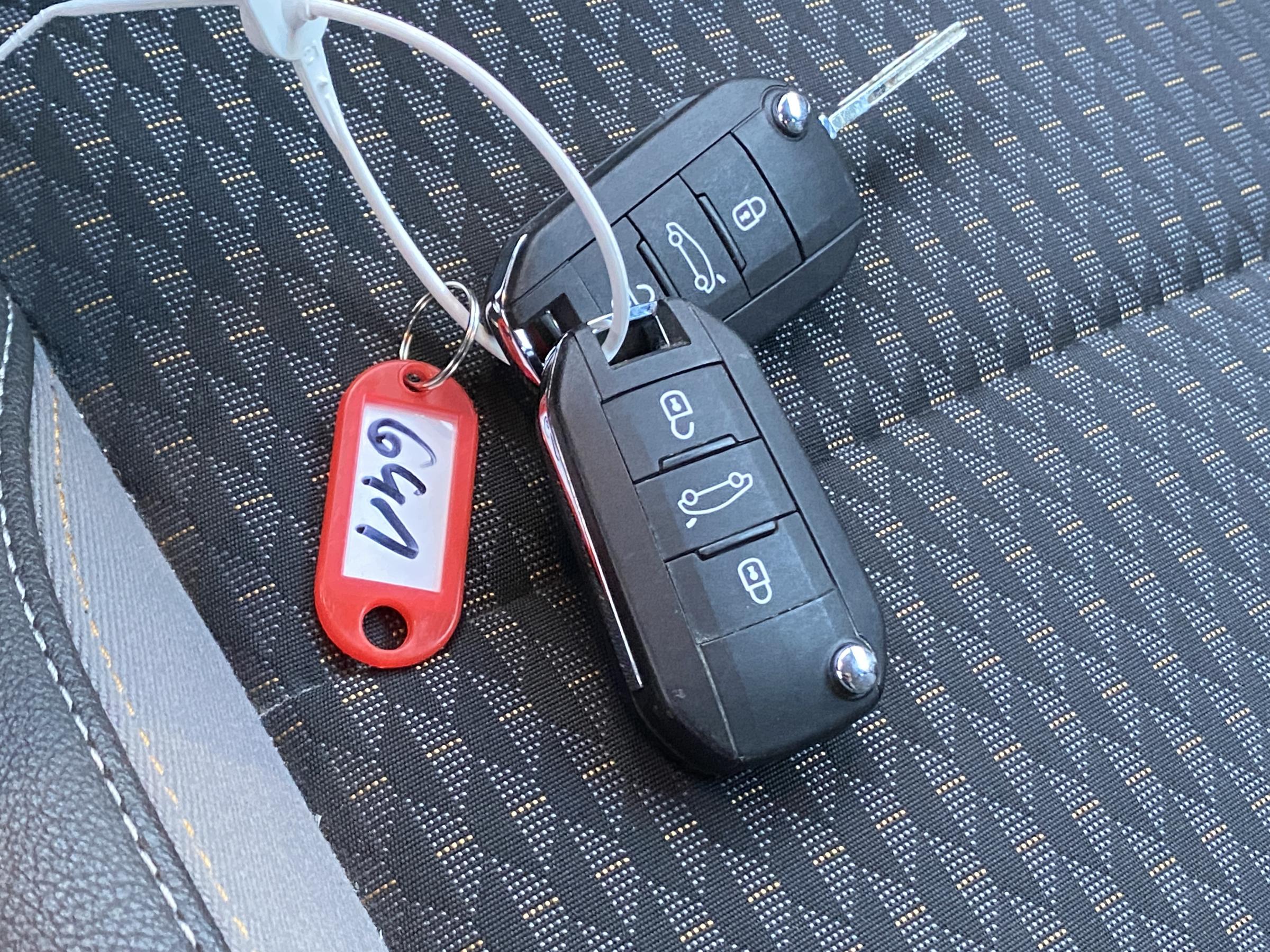 Vauxhall Crossland X, 2017 - pohled č. 19