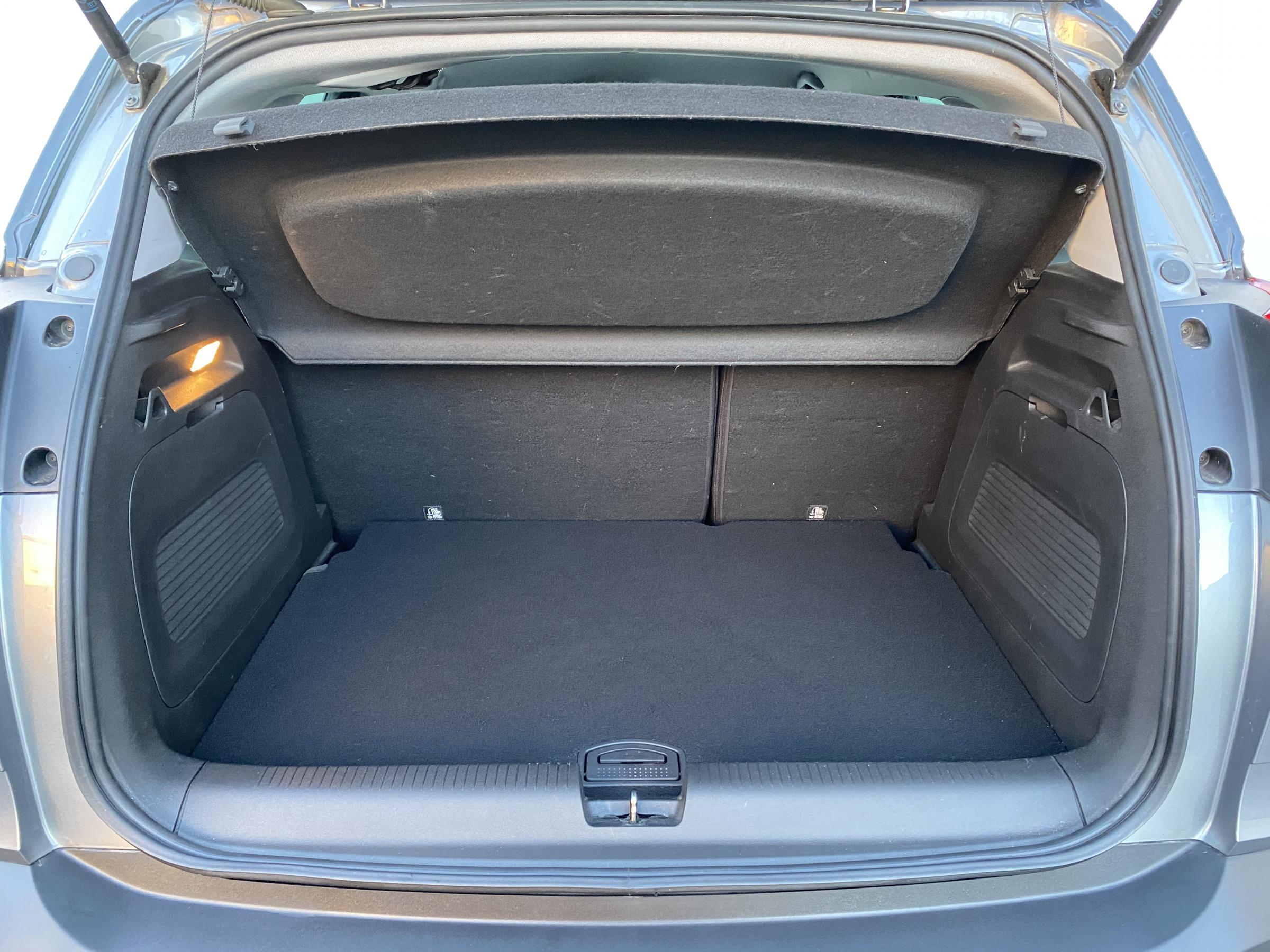 Vauxhall Crossland X, 2017 - pohled č. 7