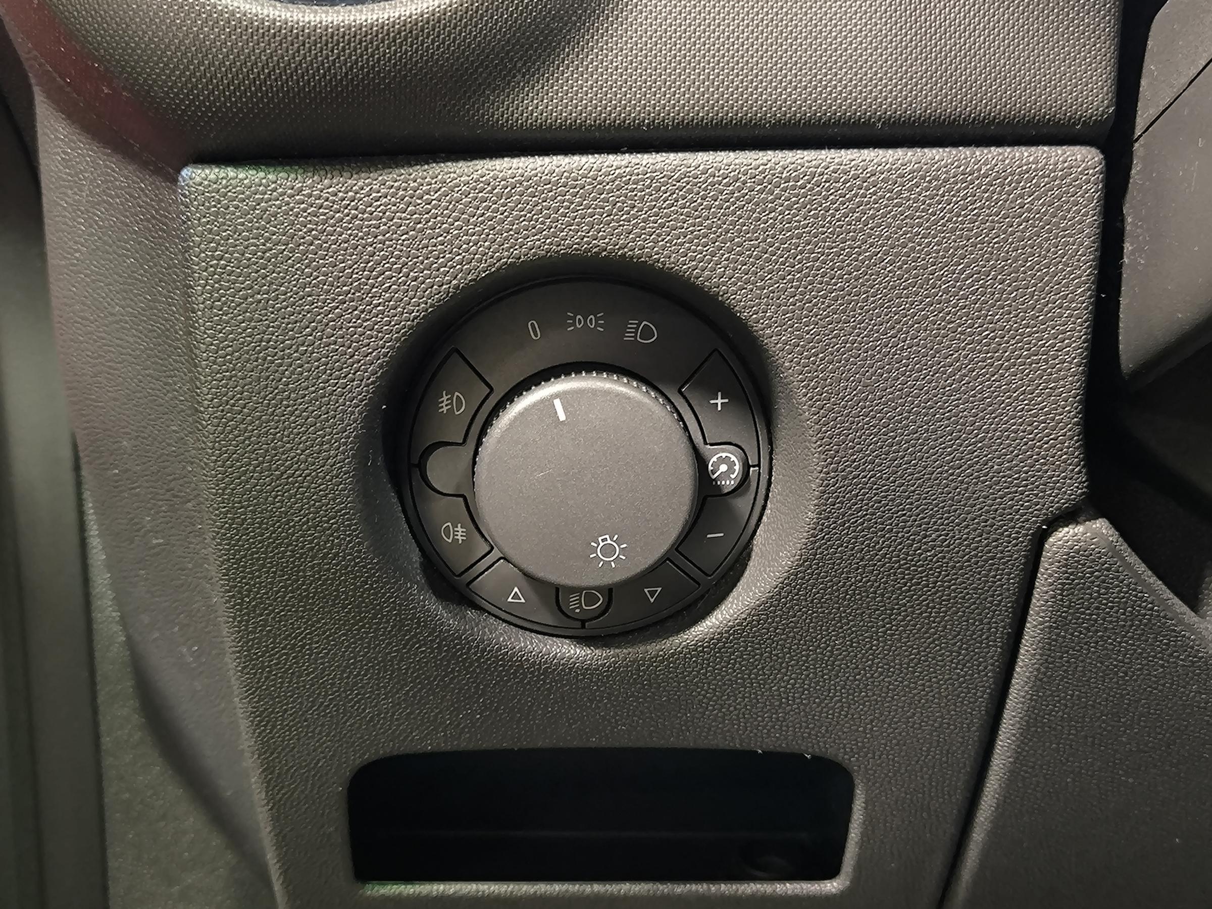 Opel Corsa, 2009 - pohled č. 16