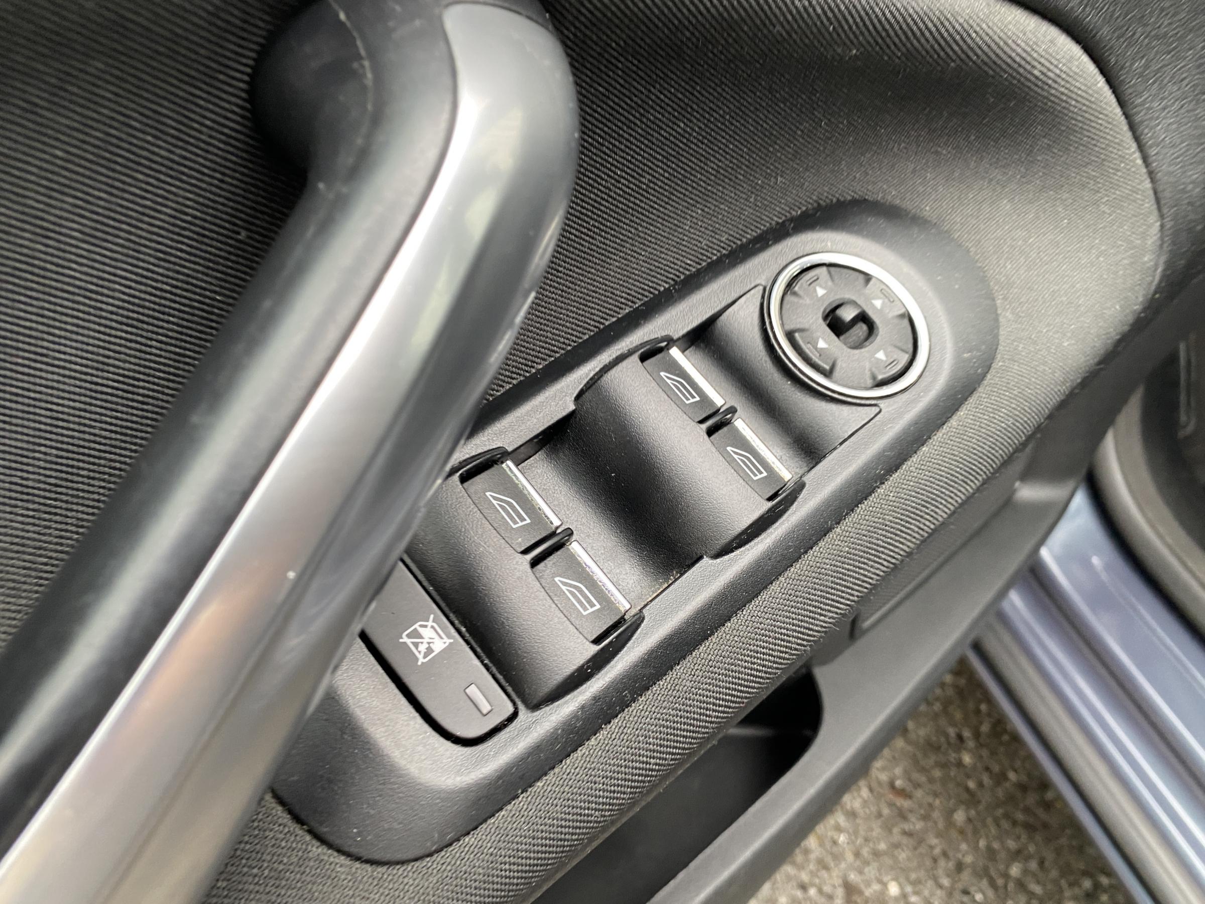 Ford Mondeo, 2010 - pohled č. 13