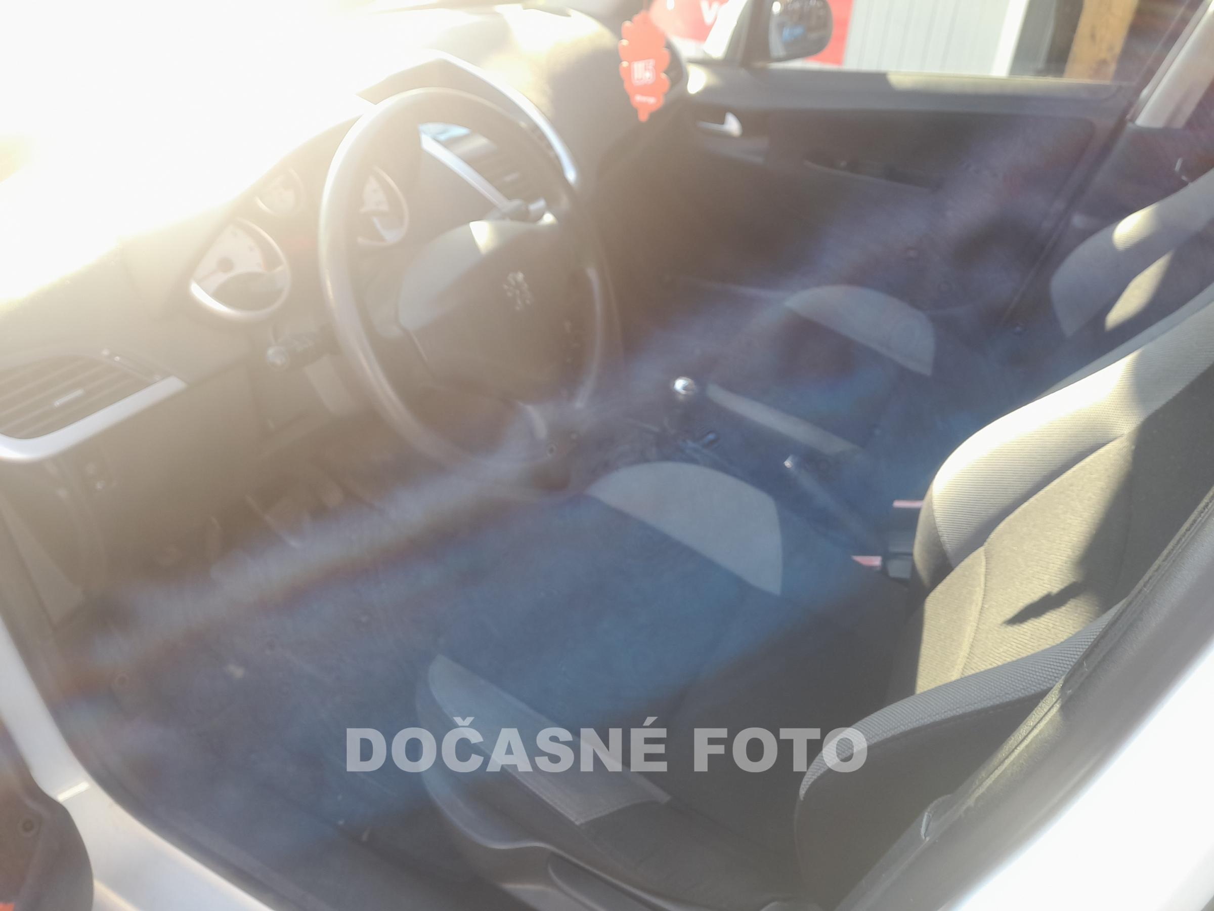 Peugeot 207, 2009 - pohled č. 3