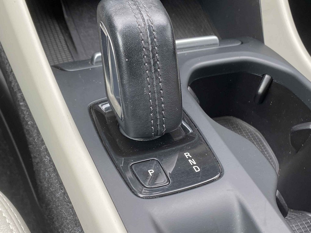 Volvo XC40 2.0T5 Momentum AWD