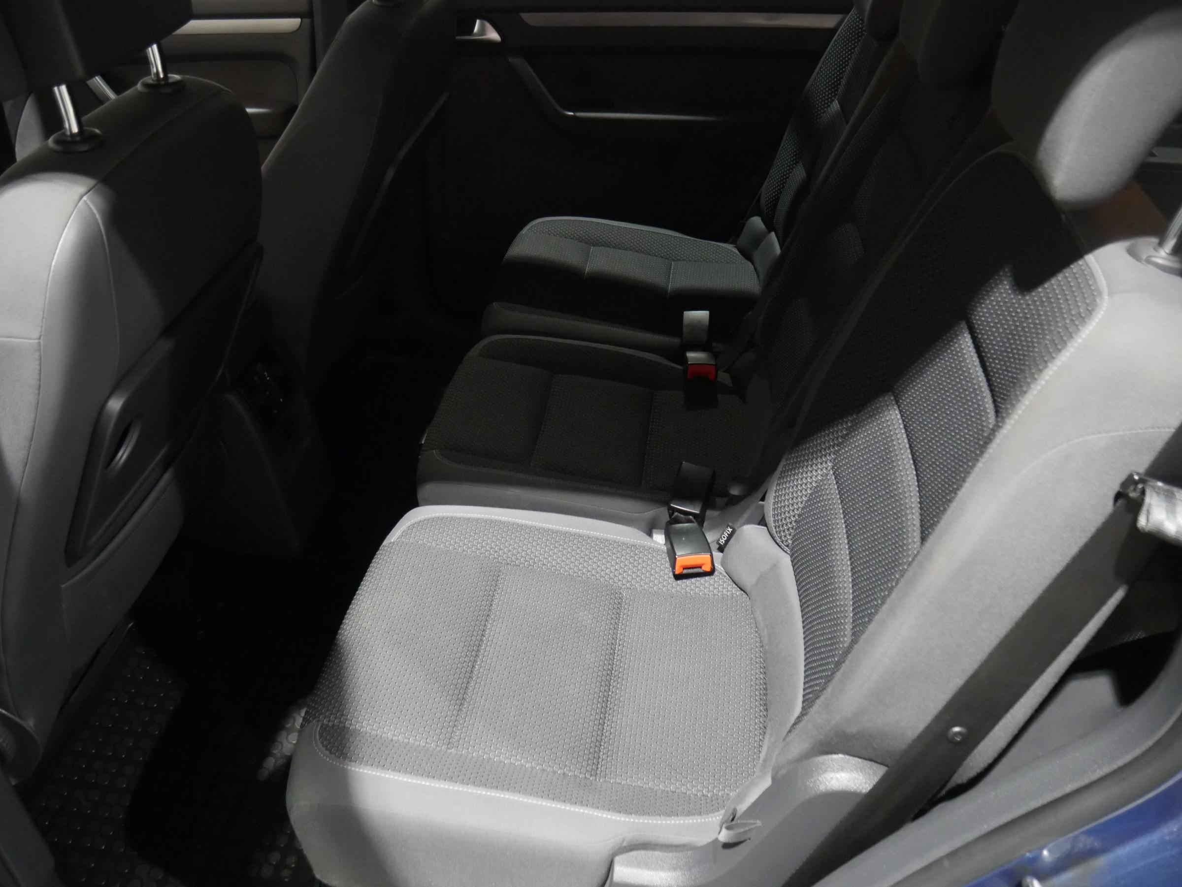 Volkswagen Touran, 2013 - pohled č. 10