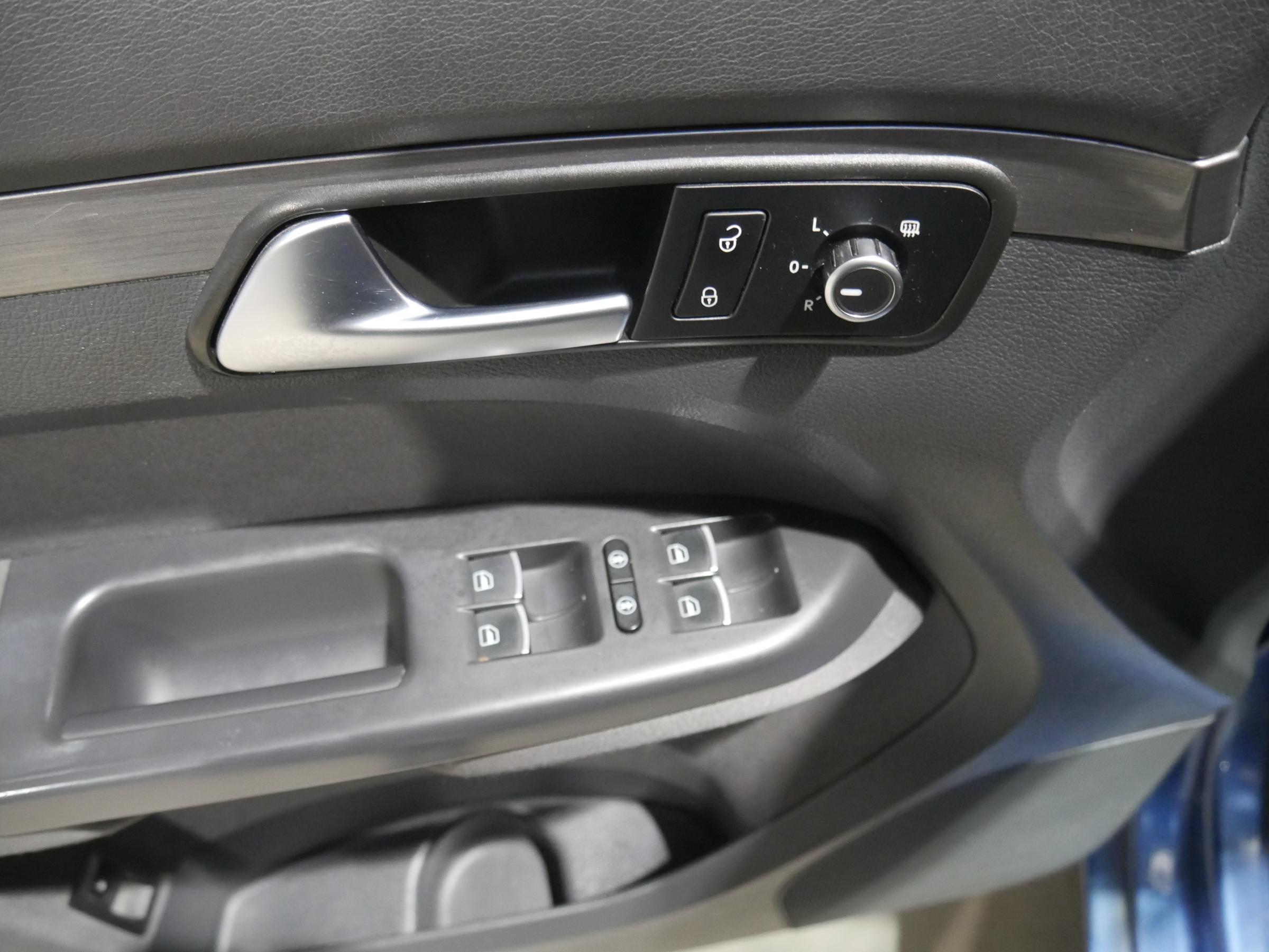 Volkswagen Touran, 2013 - pohled č. 11