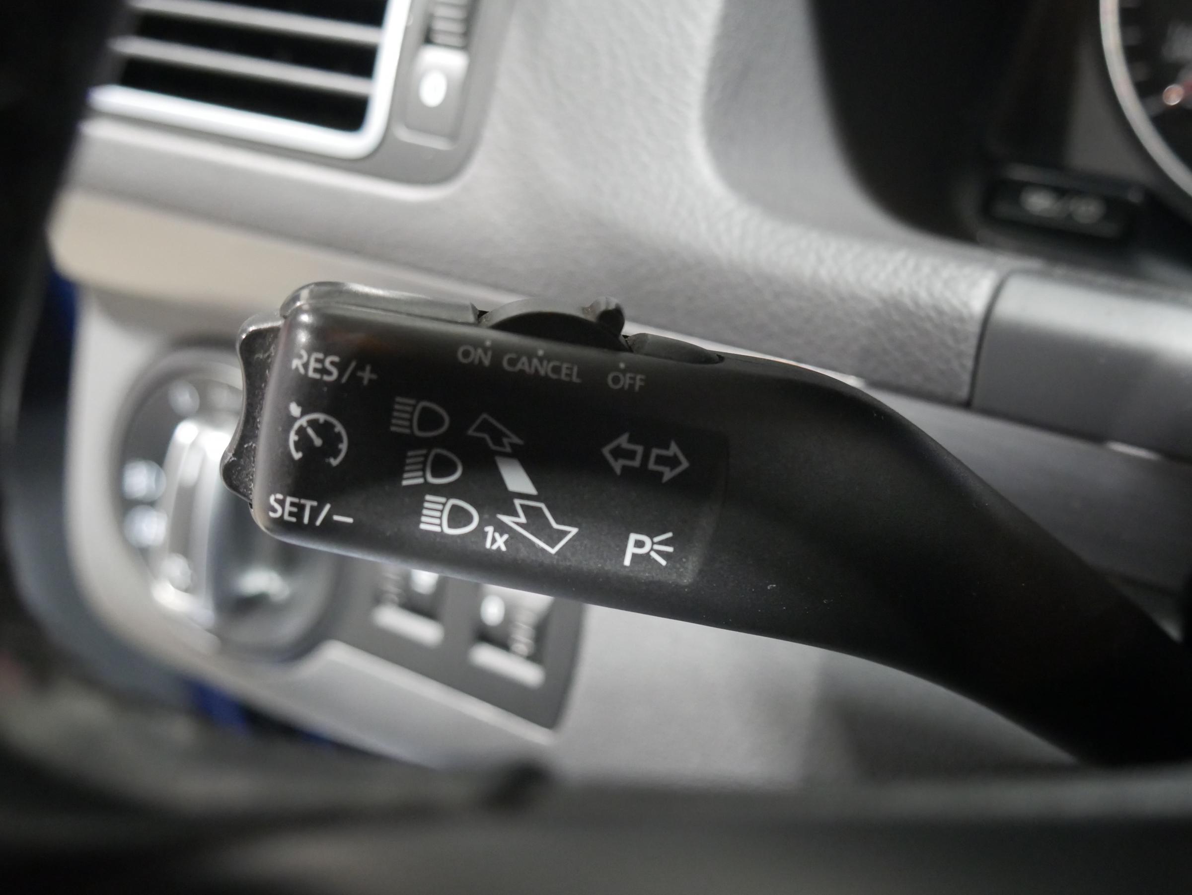 Volkswagen Touran, 2013 - pohled č. 12