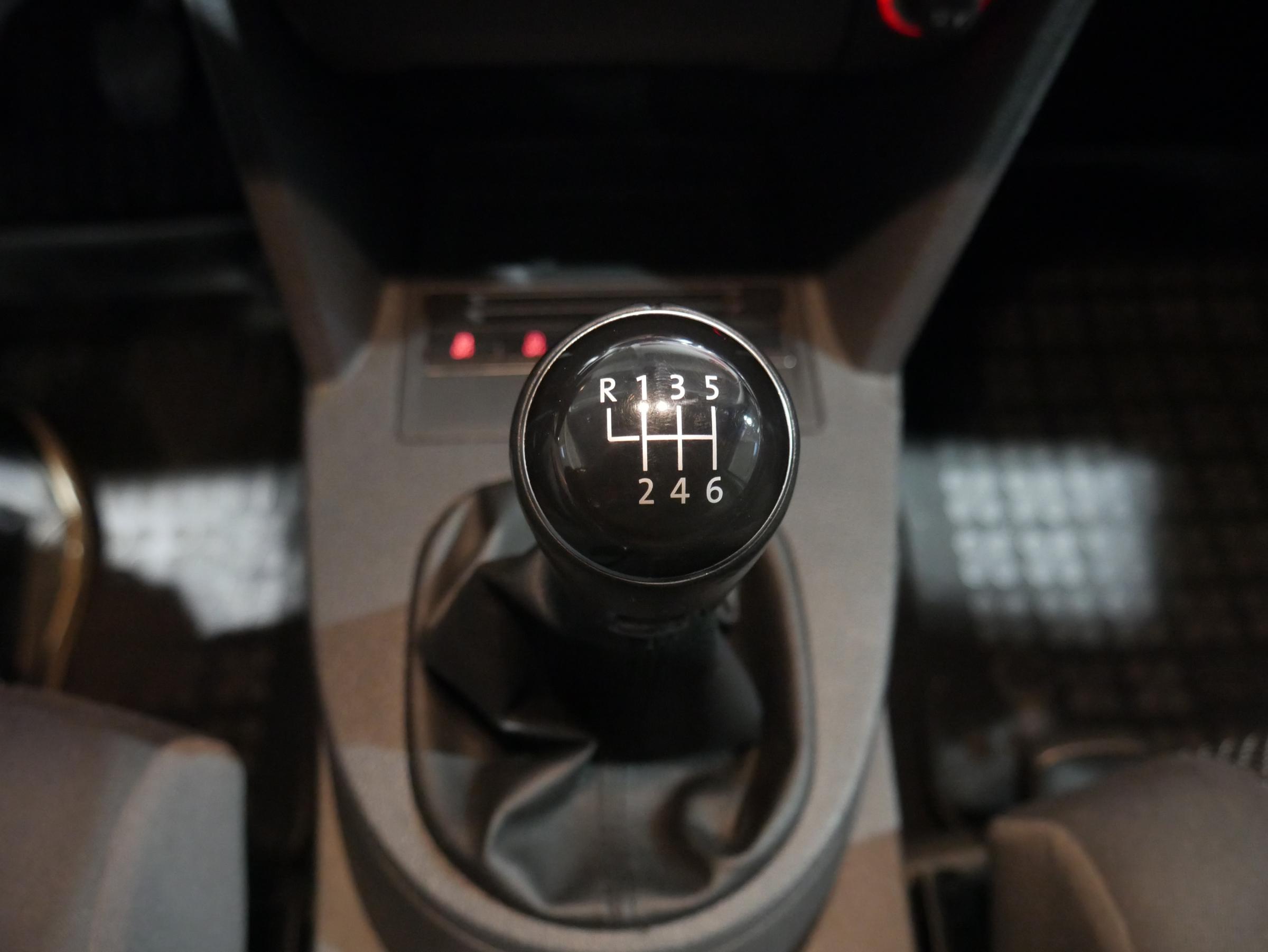 Volkswagen Touran, 2013 - pohled č. 17