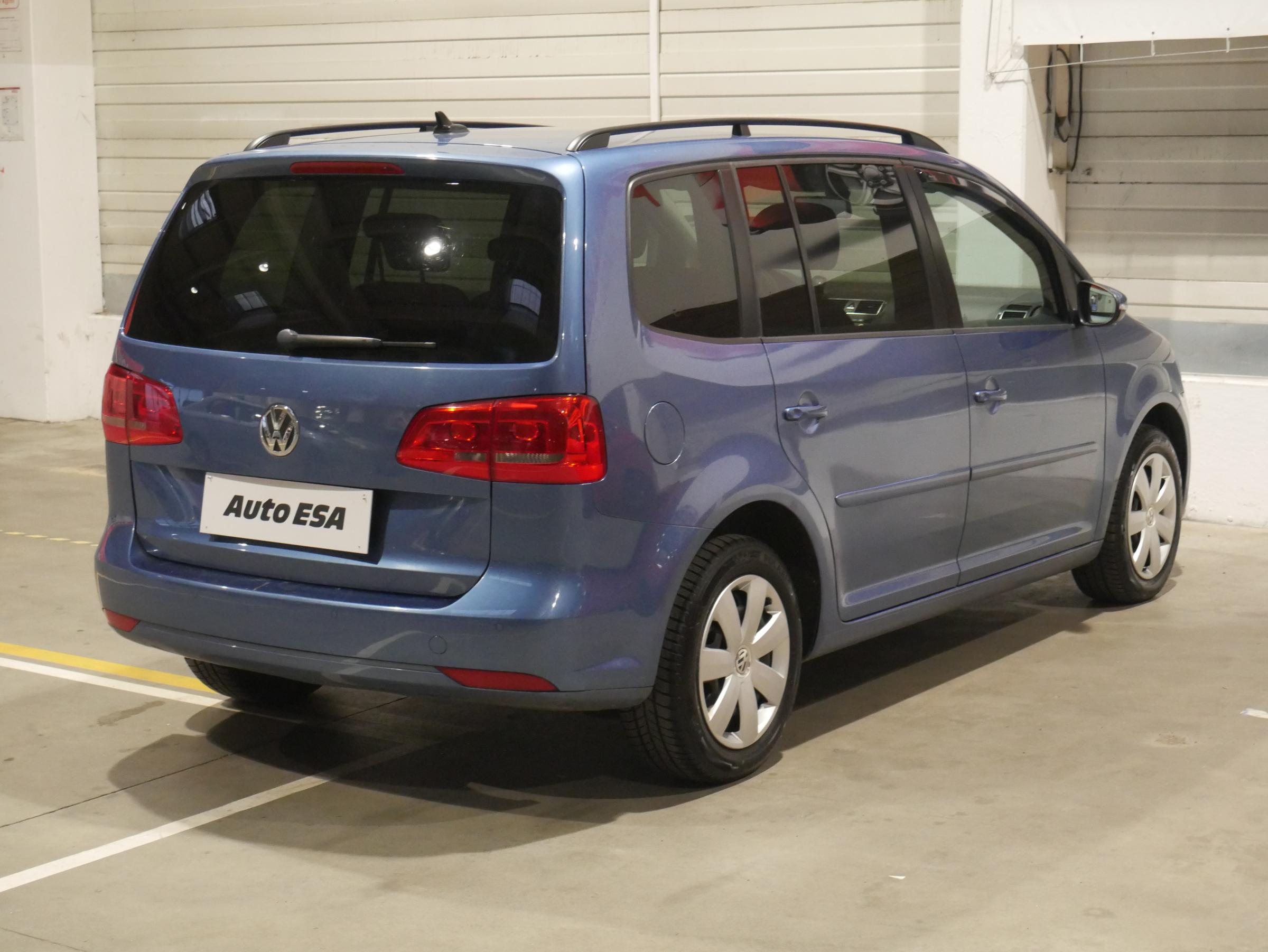 Volkswagen Touran, 2013 - pohled č. 4