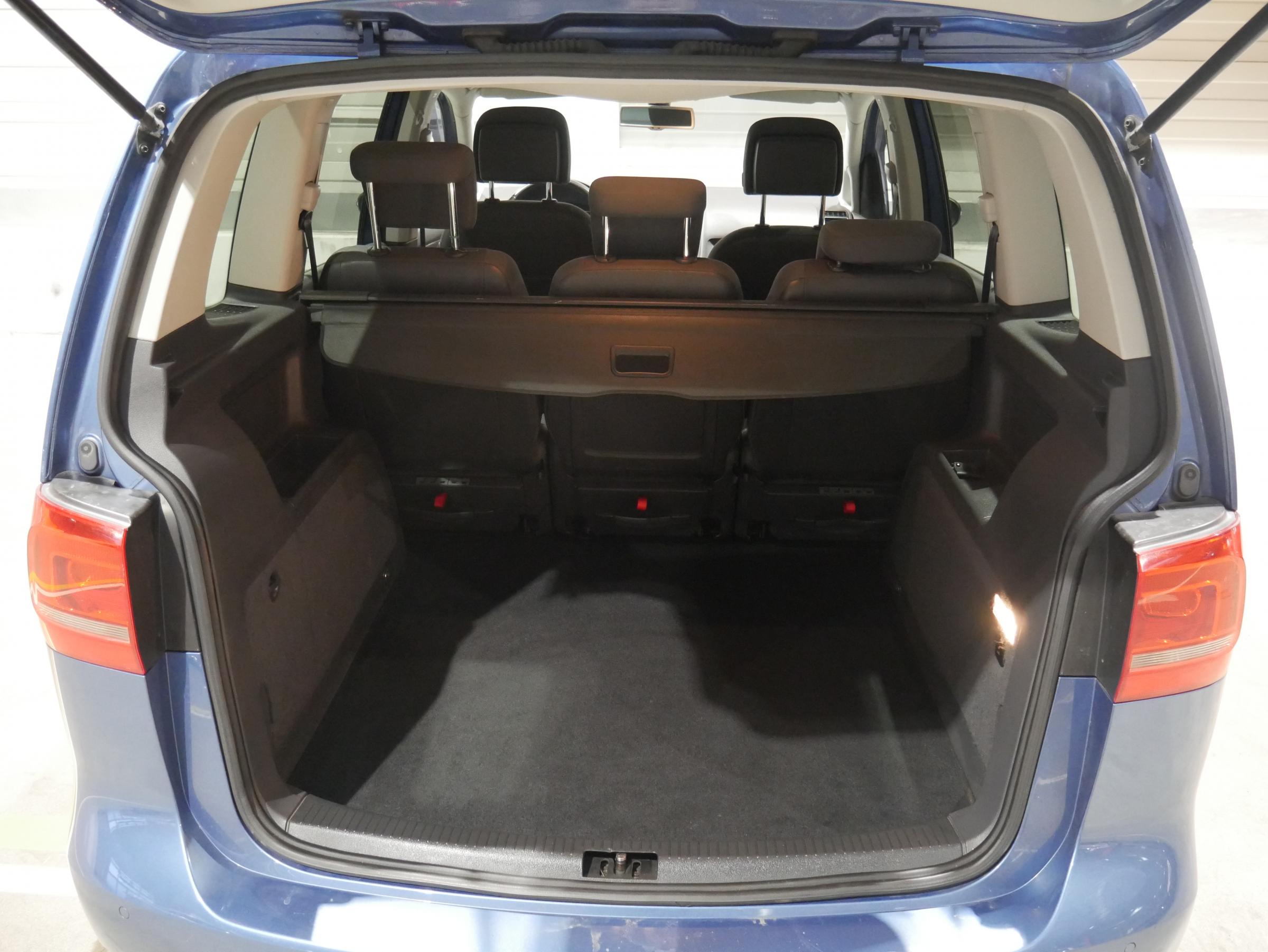 Volkswagen Touran, 2013 - pohled č. 7