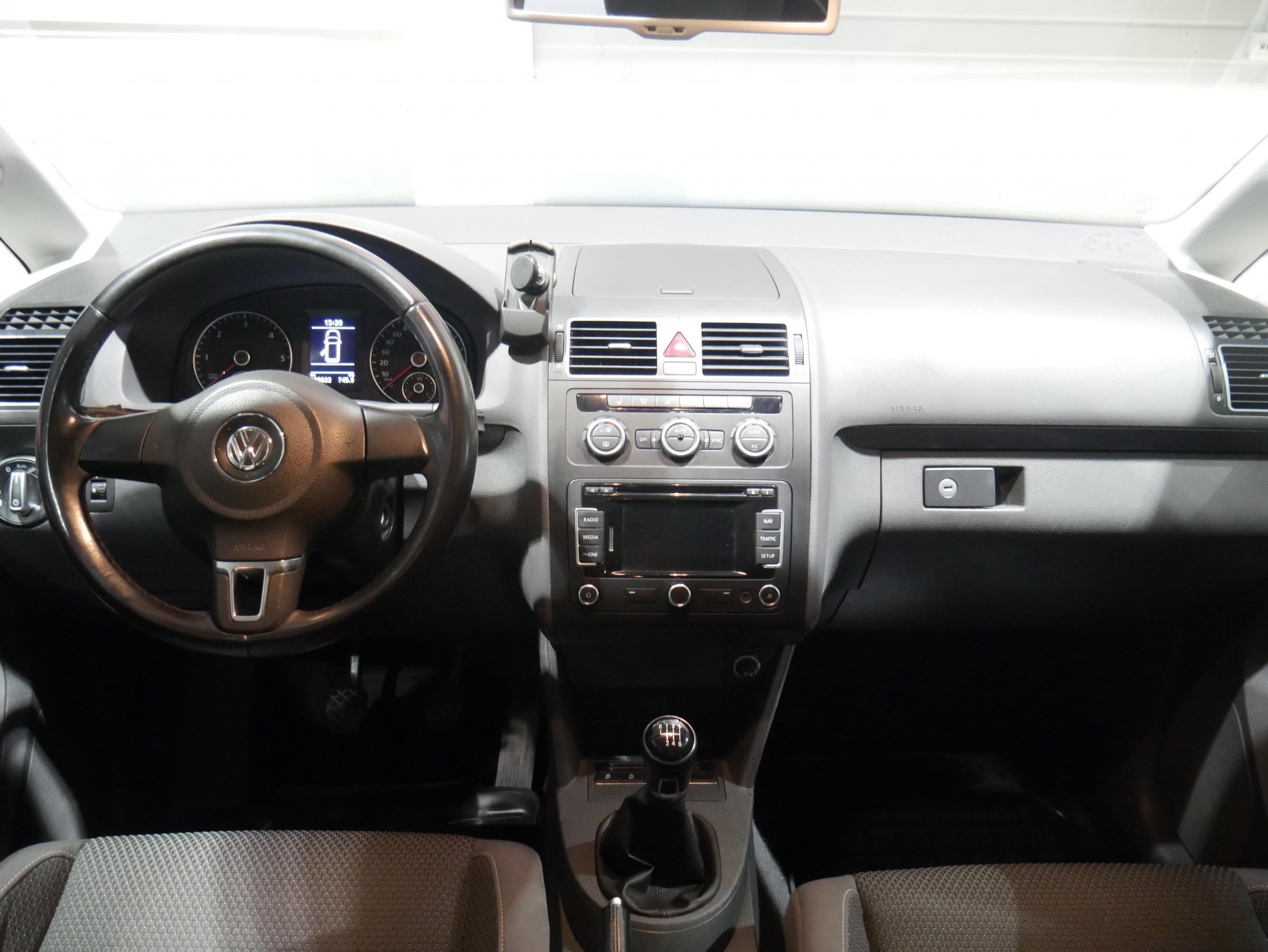 Volkswagen Touran, 2013 - pohled č. 8