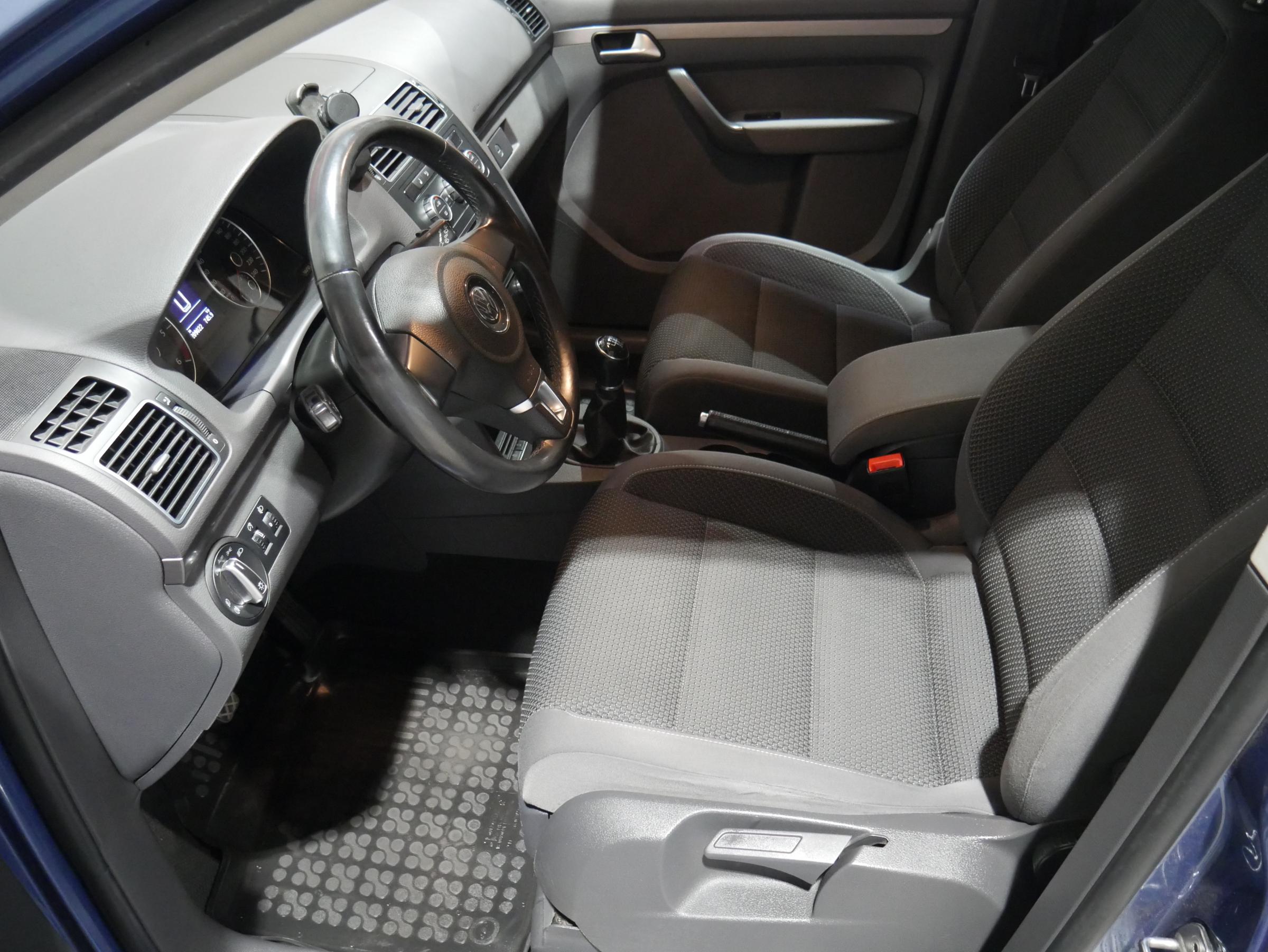 Volkswagen Touran, 2013 - pohled č. 9