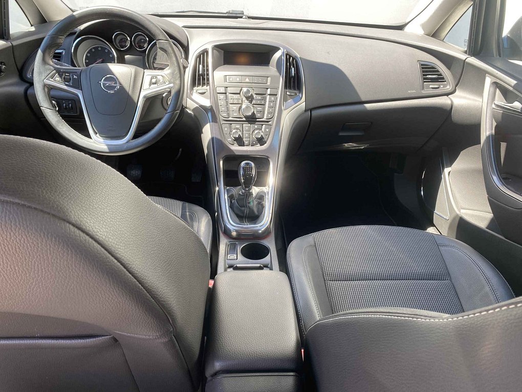 Opel Astra 1.4 T Cosmo