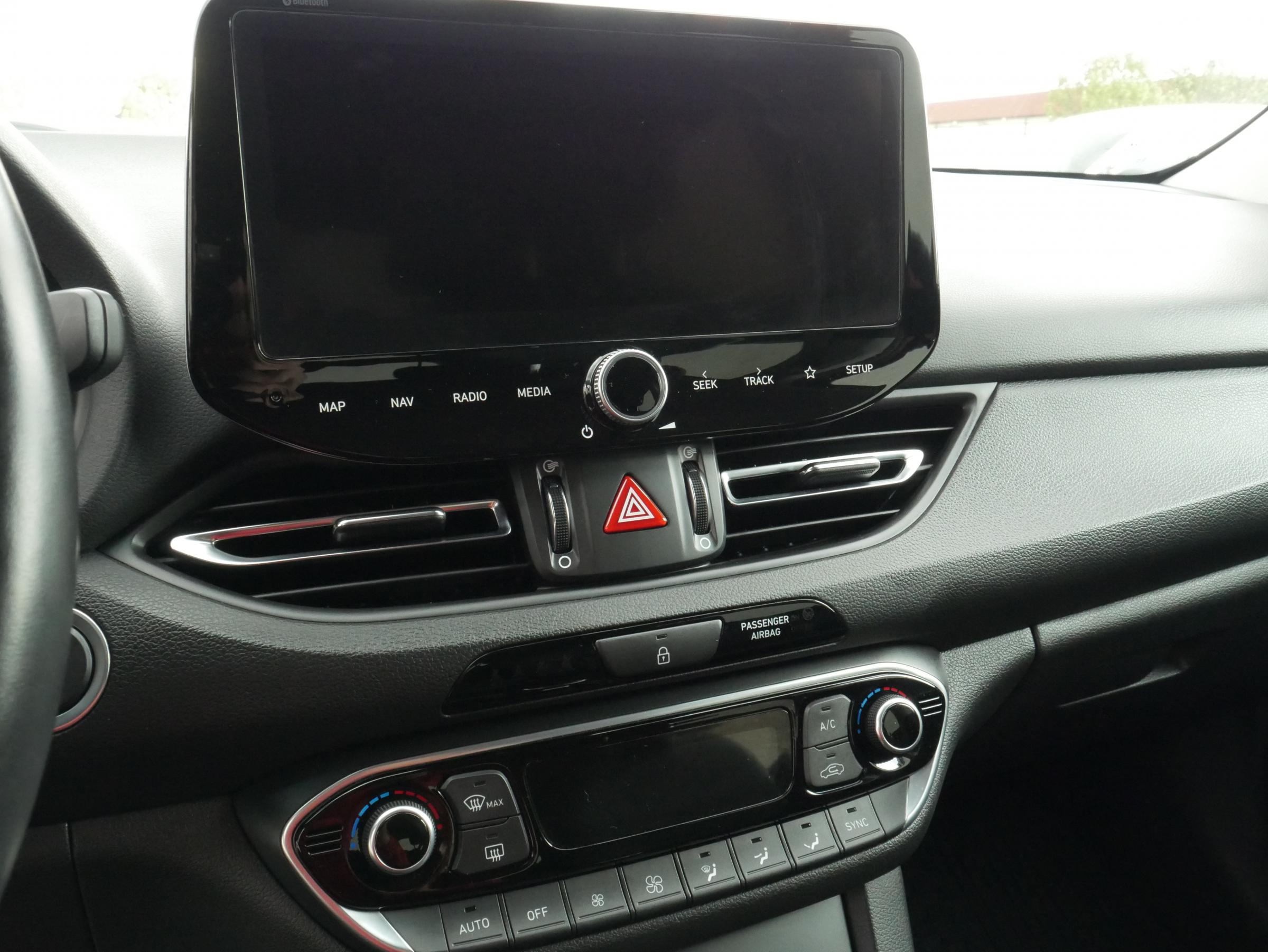 Hyundai i30, 2021 - pohled č. 11