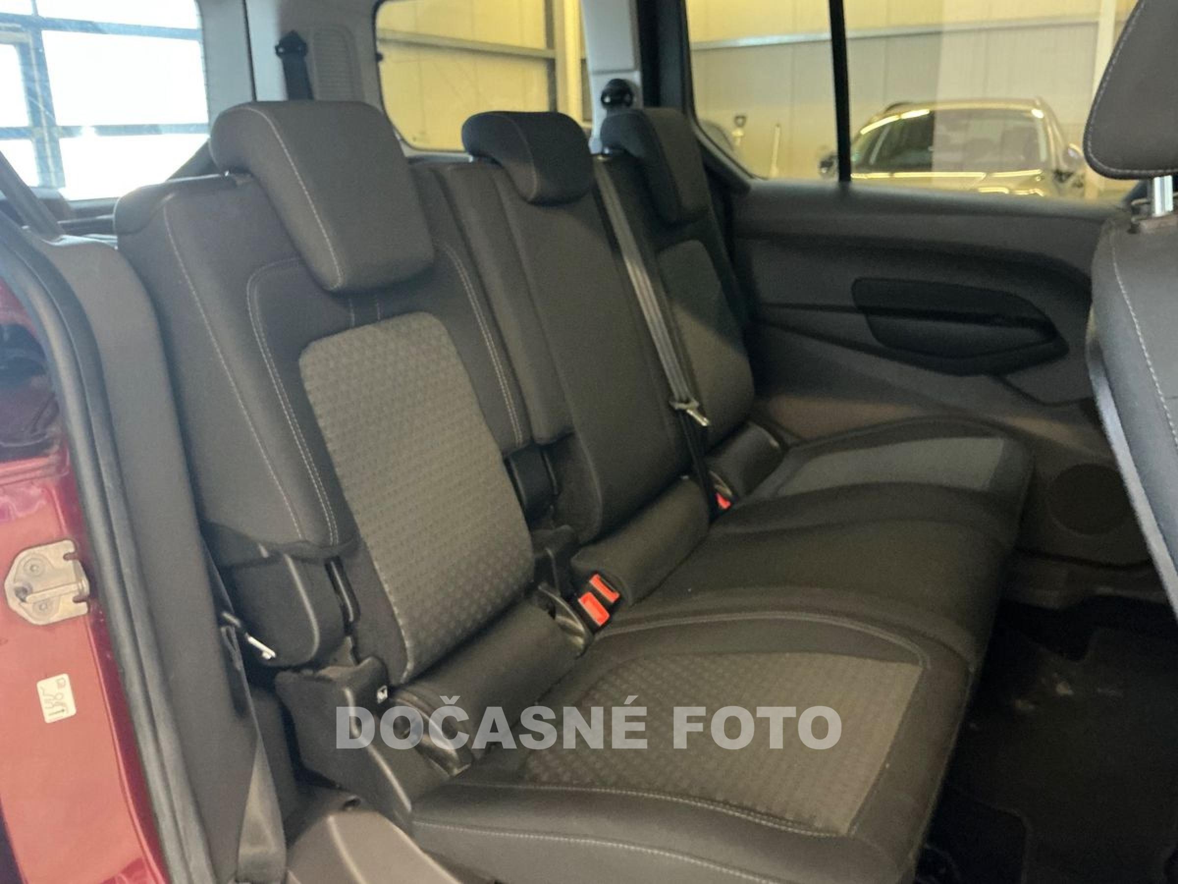 Ford Tourneo Connect, 2018 - pohled č. 5