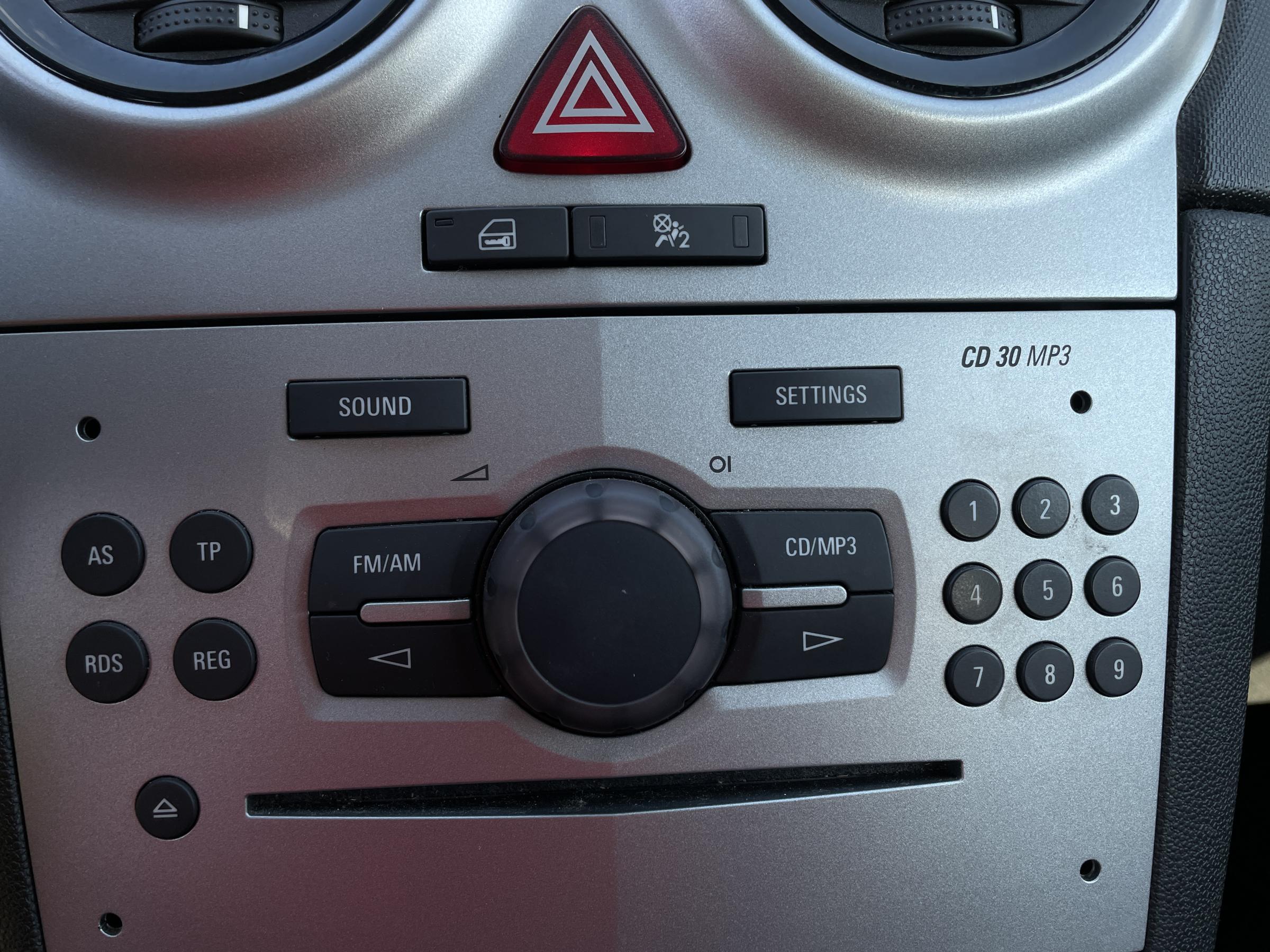 Opel Corsa, 2012 - pohled č. 12