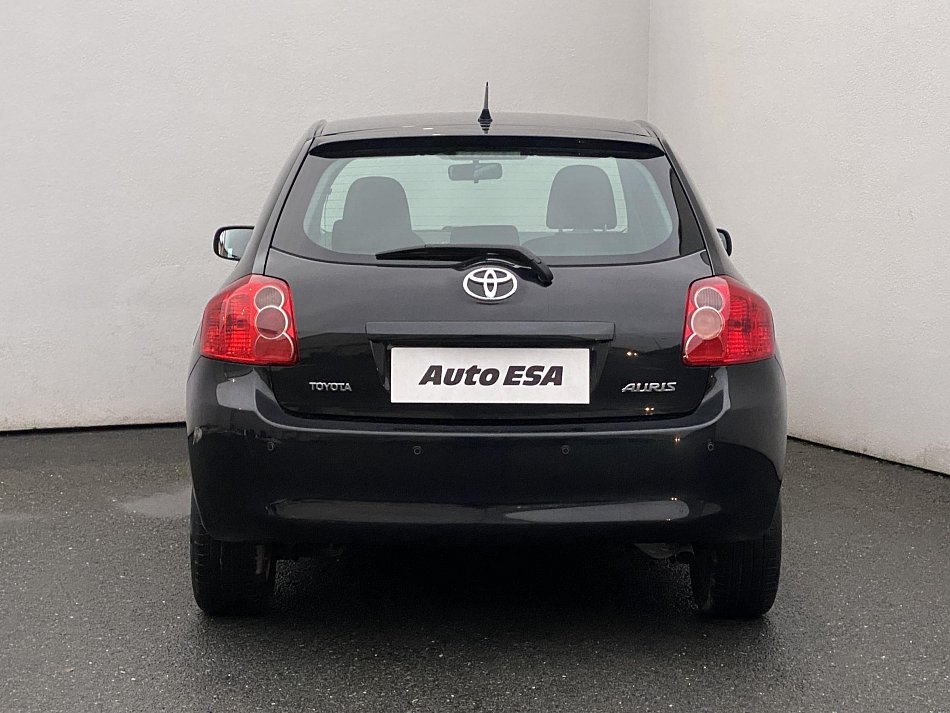 Toyota Auris 1.3i Team