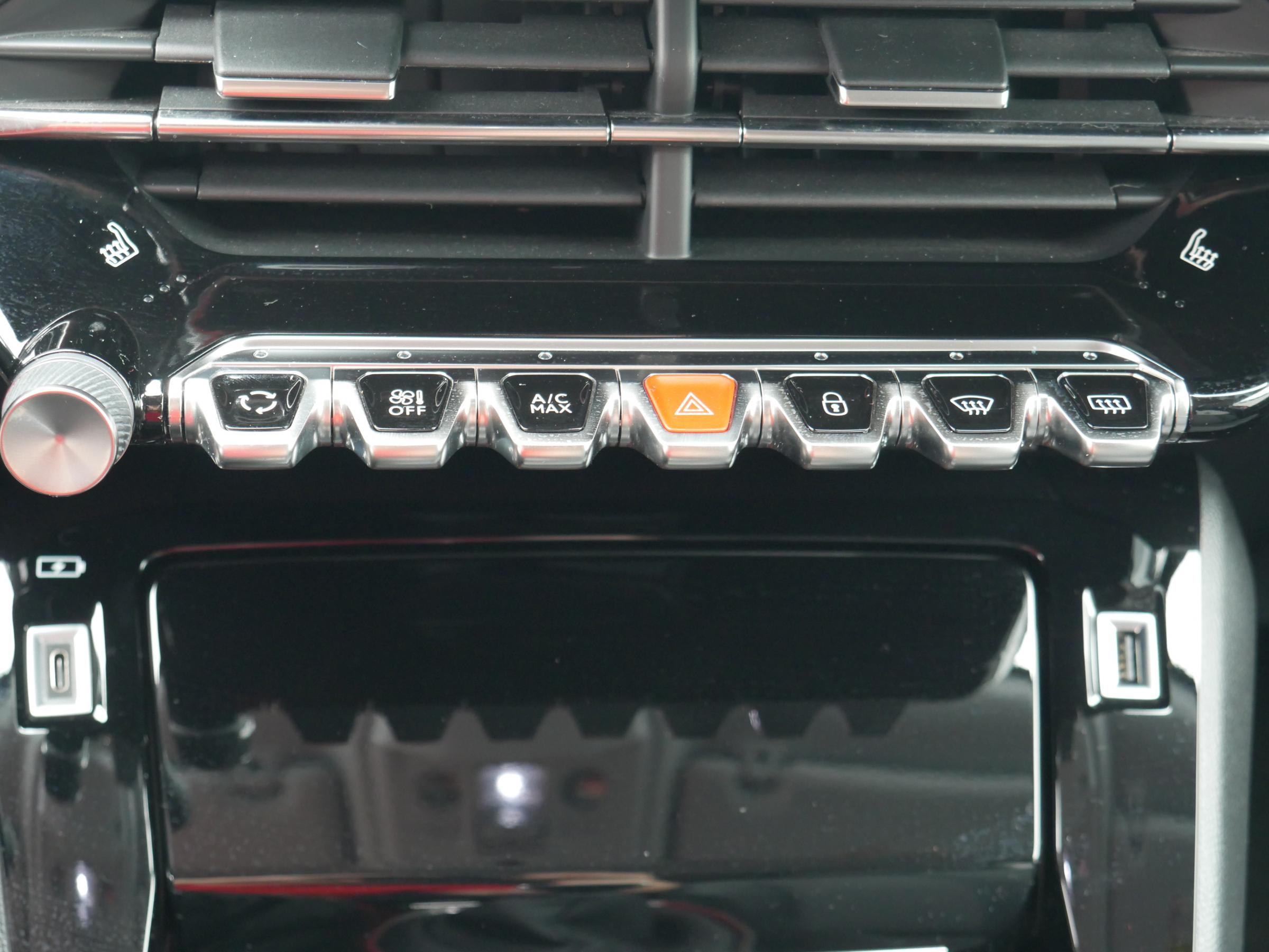 Peugeot 2008, 2021 - pohled č. 12