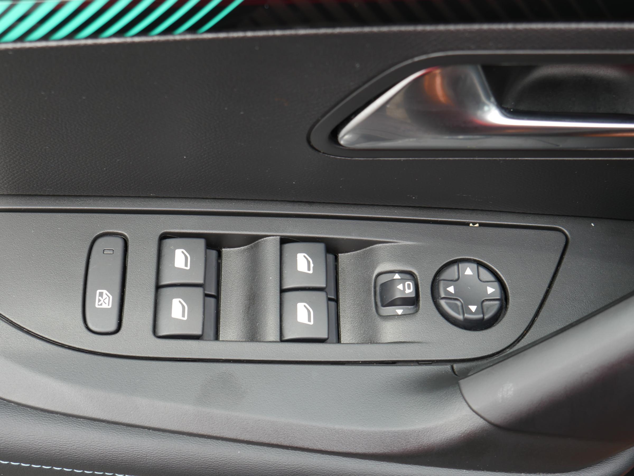 Peugeot 2008, 2021 - pohled č. 18