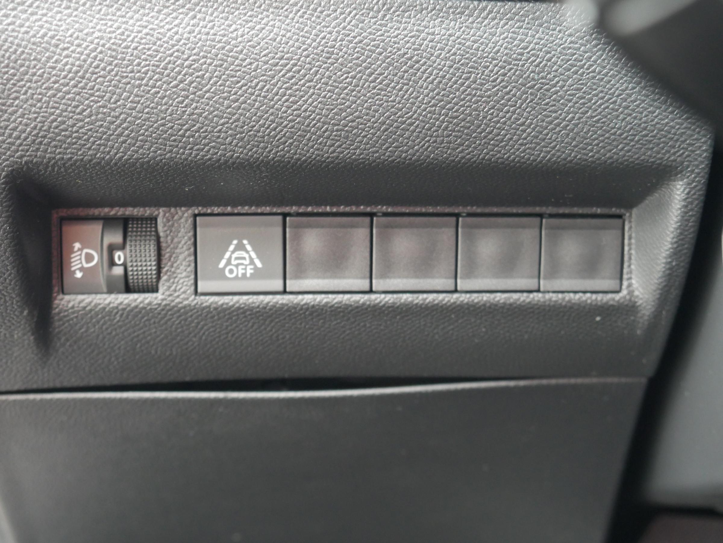 Peugeot 2008, 2021 - pohled č. 20