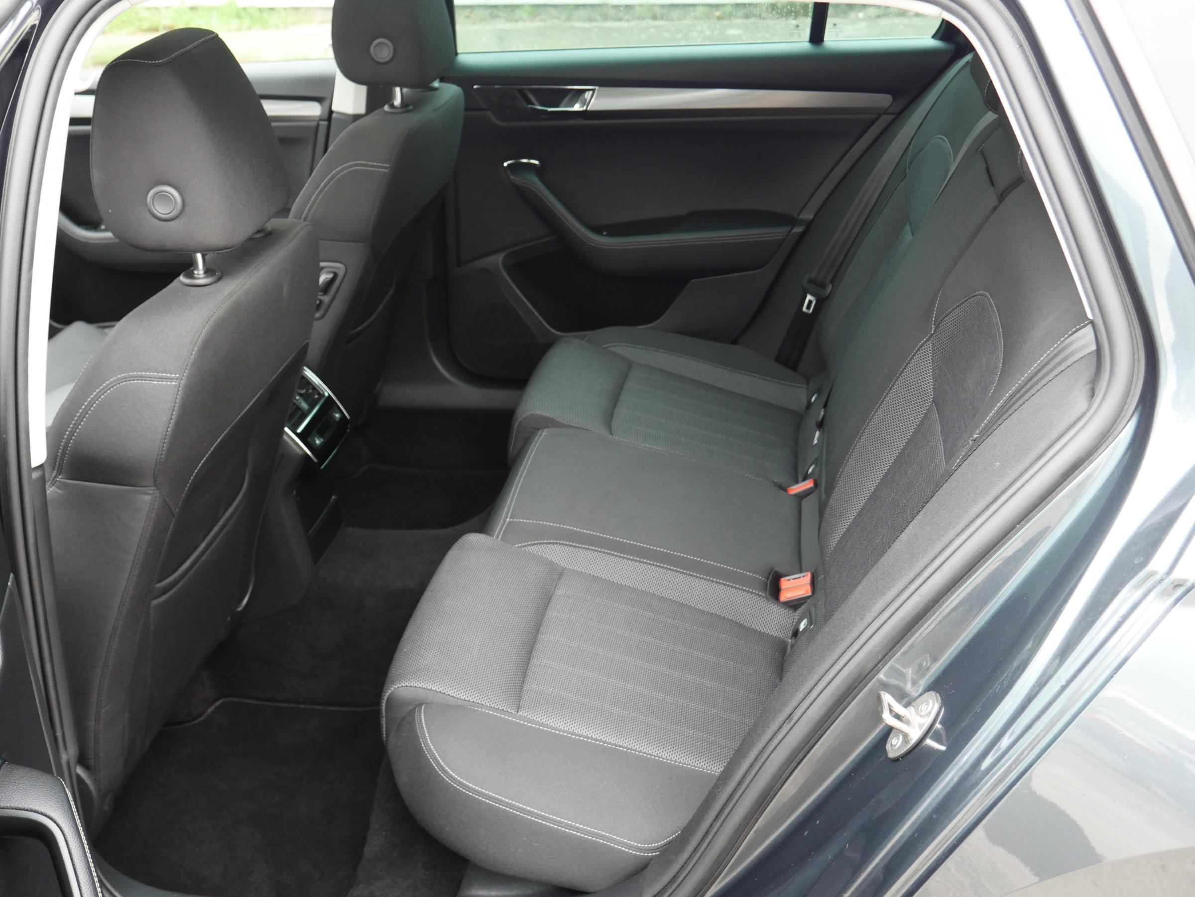 Škoda Superb III, 2021 - pohled č. 10