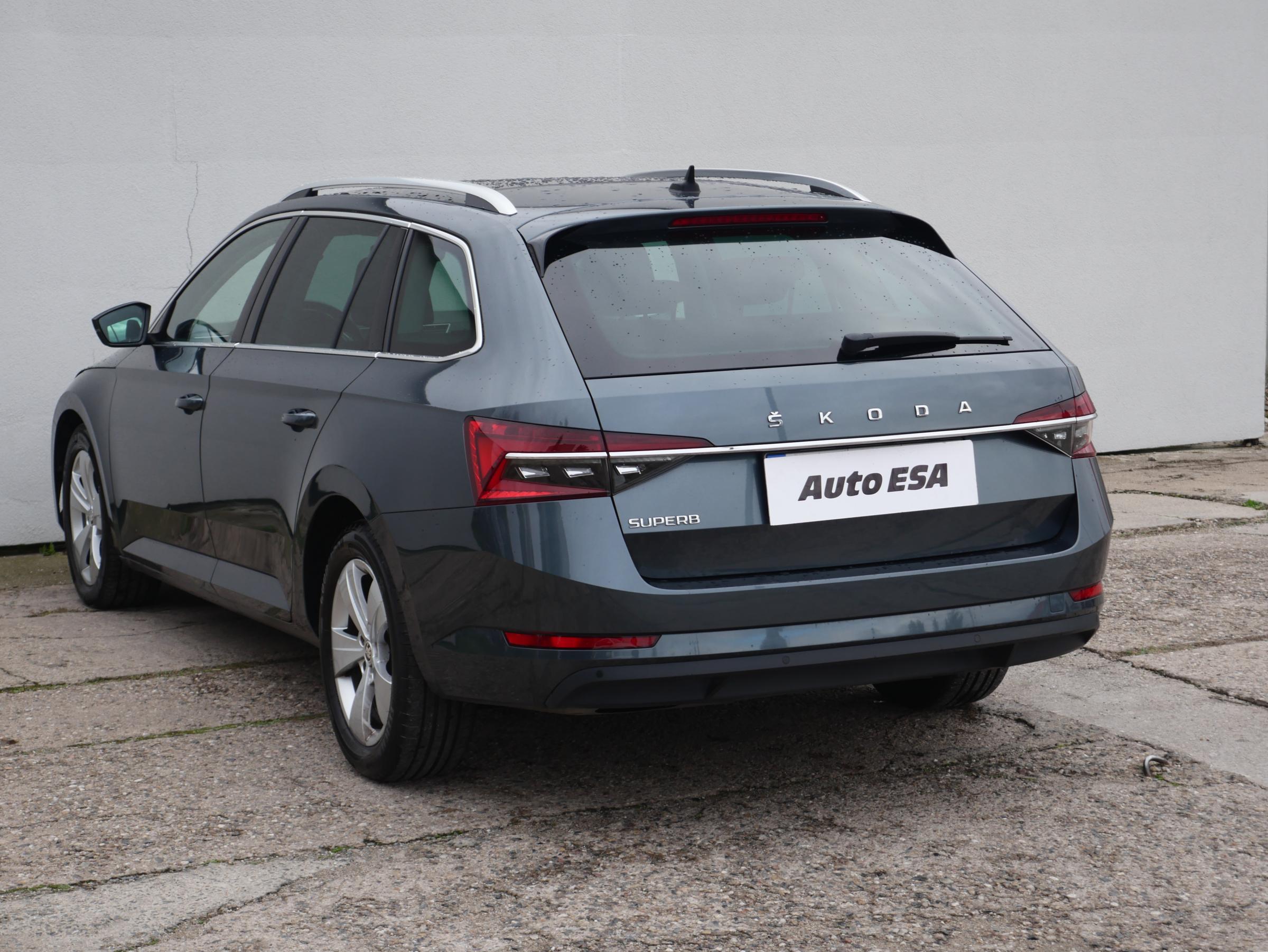 Škoda Superb III, 2021 - pohled č. 4