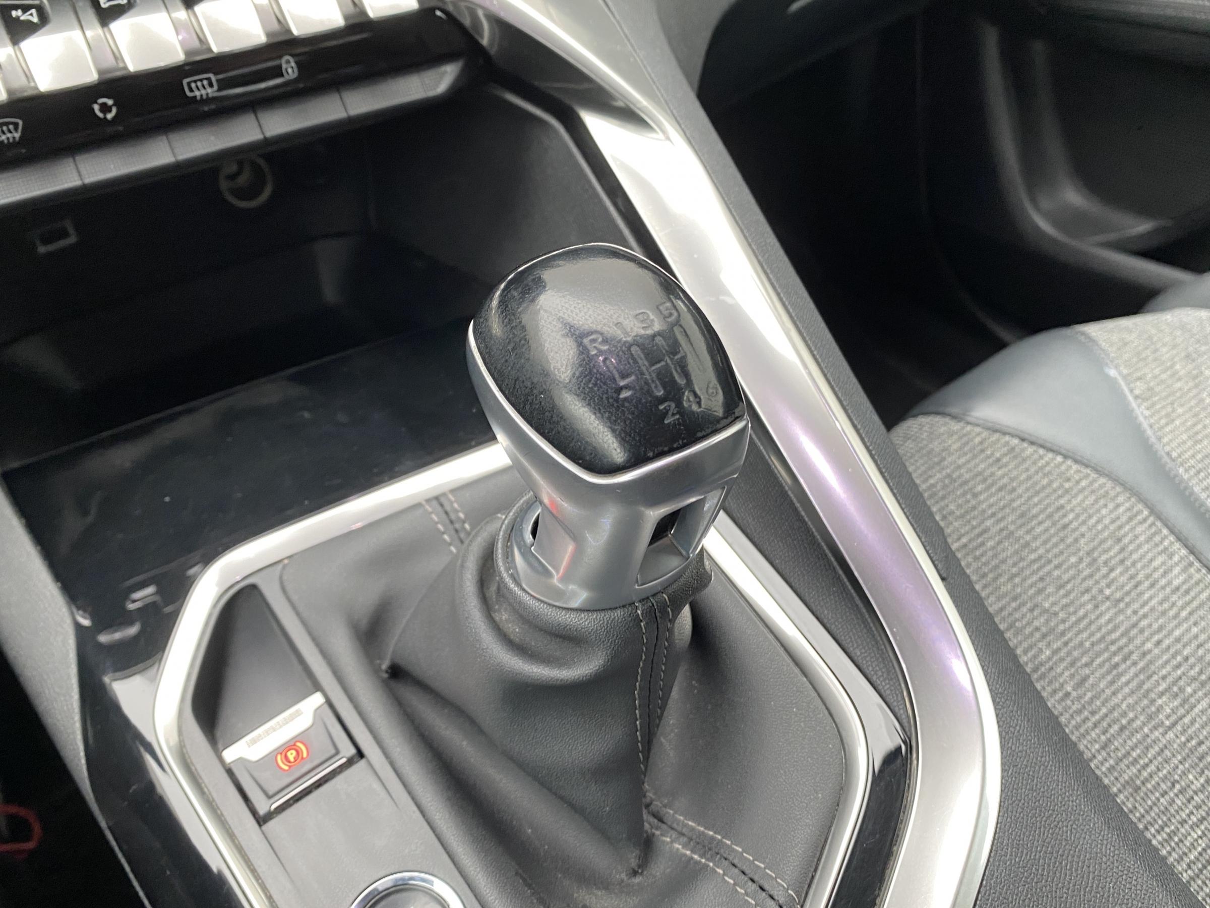 Peugeot 3008, 2018 - pohled č. 15